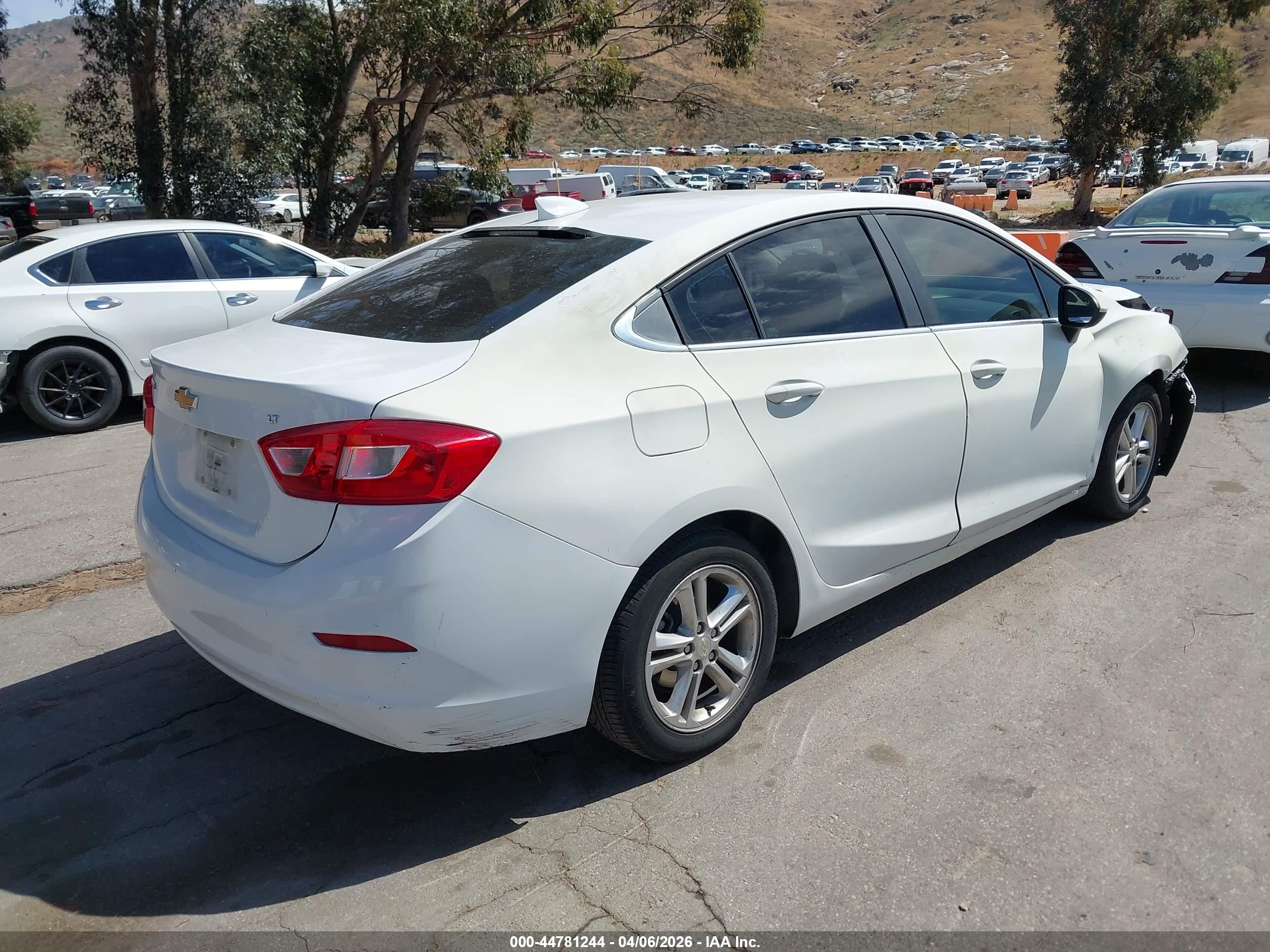 CHEVROLET CRUZE image 4
