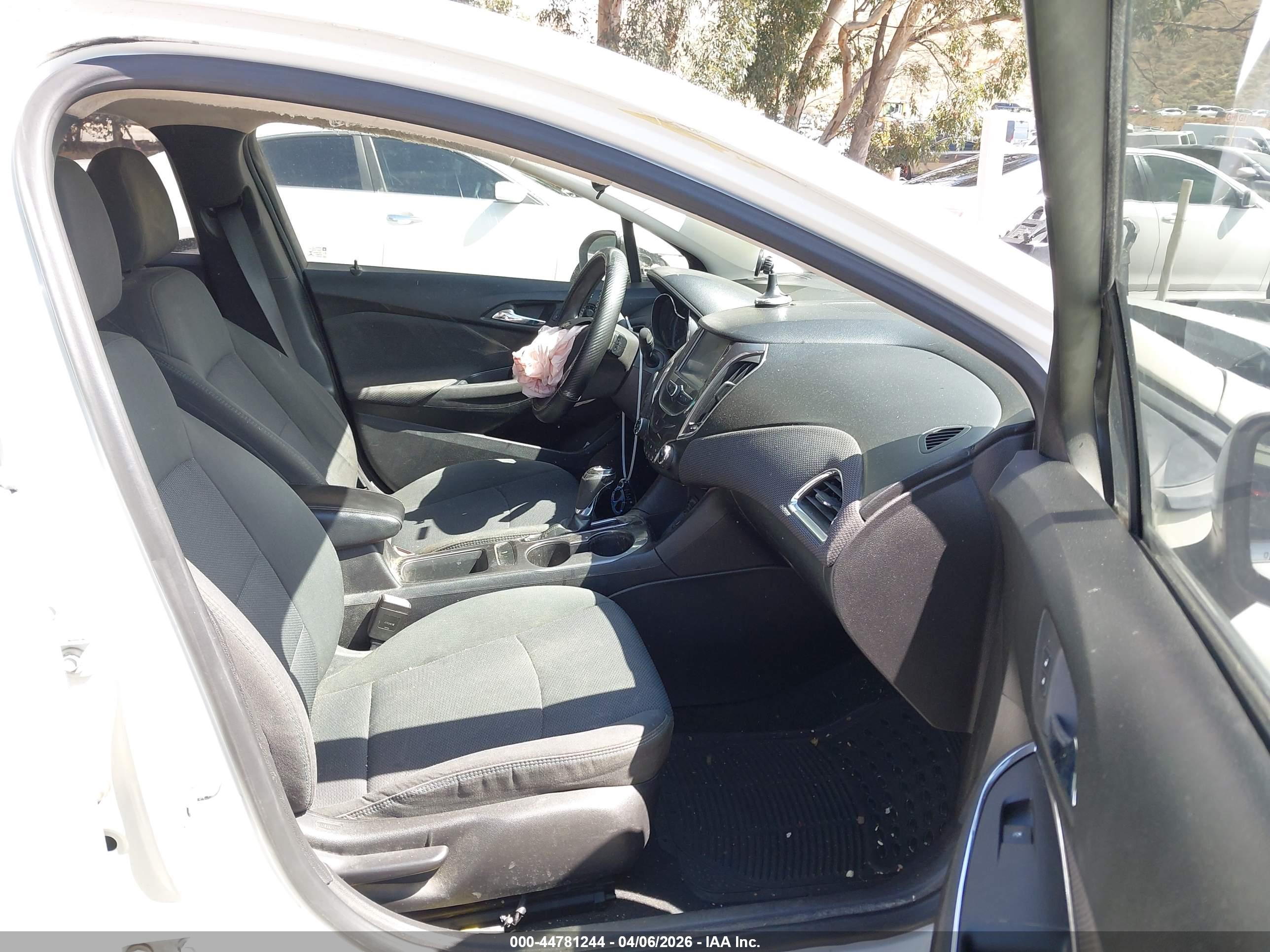 CHEVROLET CRUZE image 5