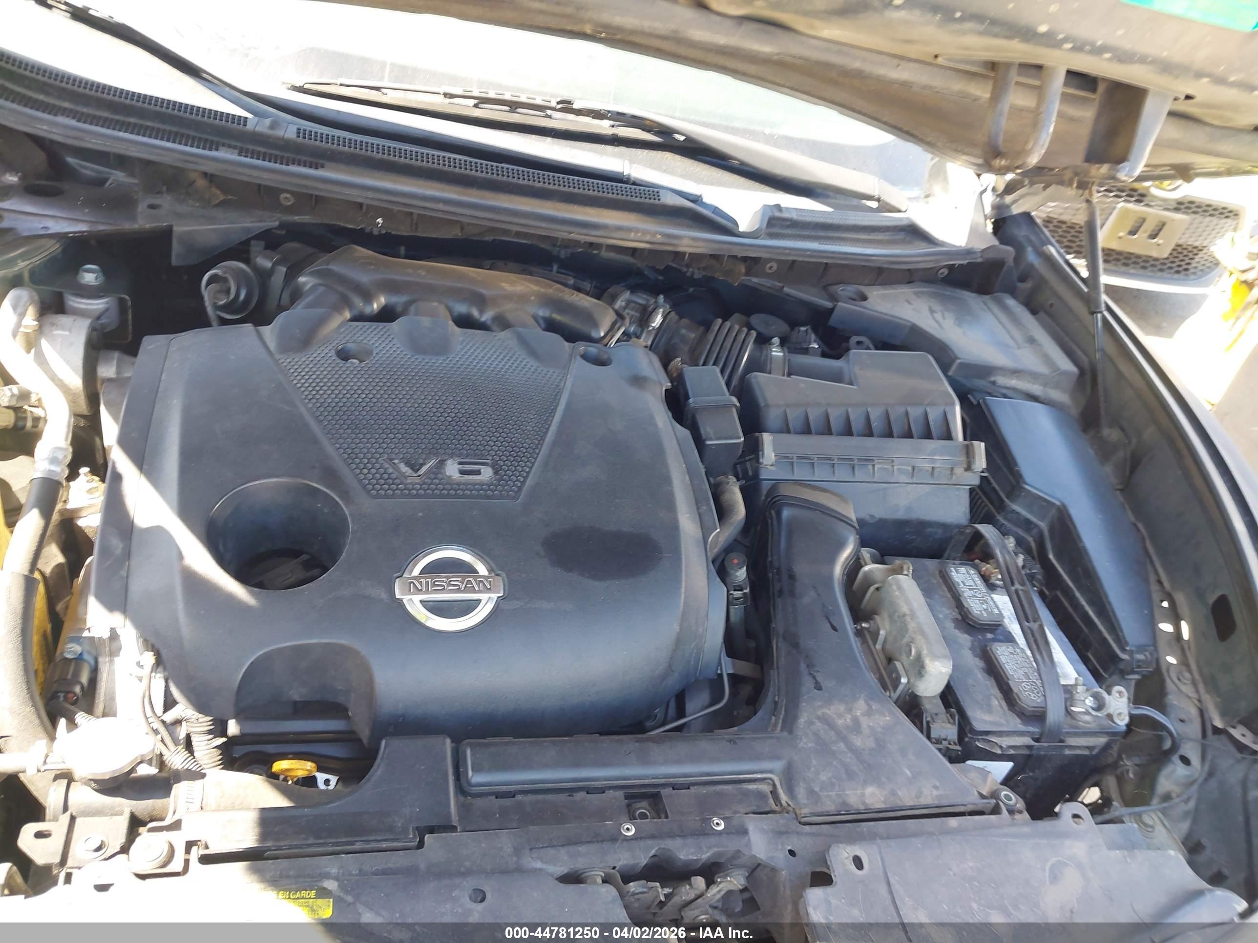 NISSAN MAXIMA image 10
