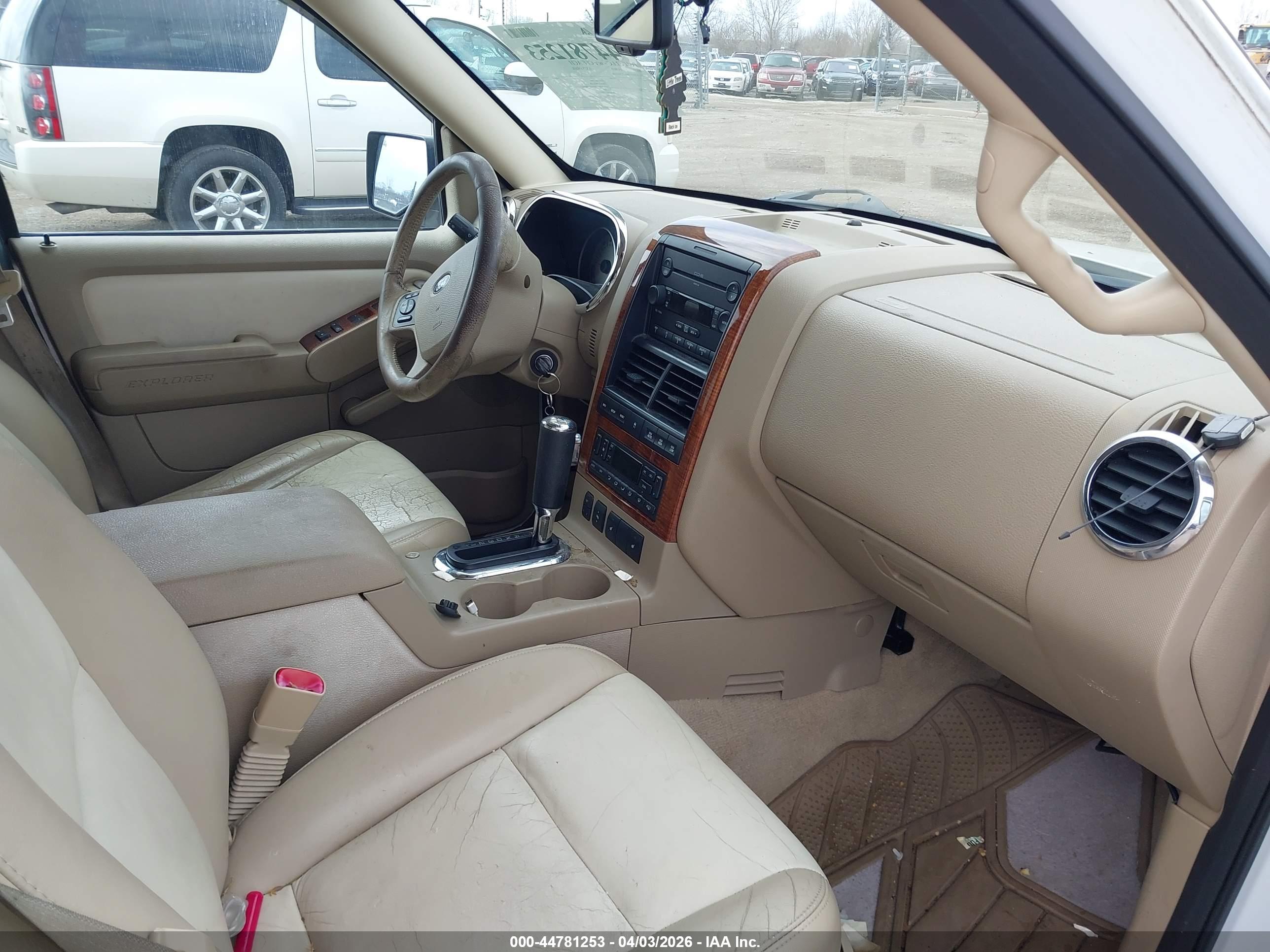 FORD EXPLORER image 5