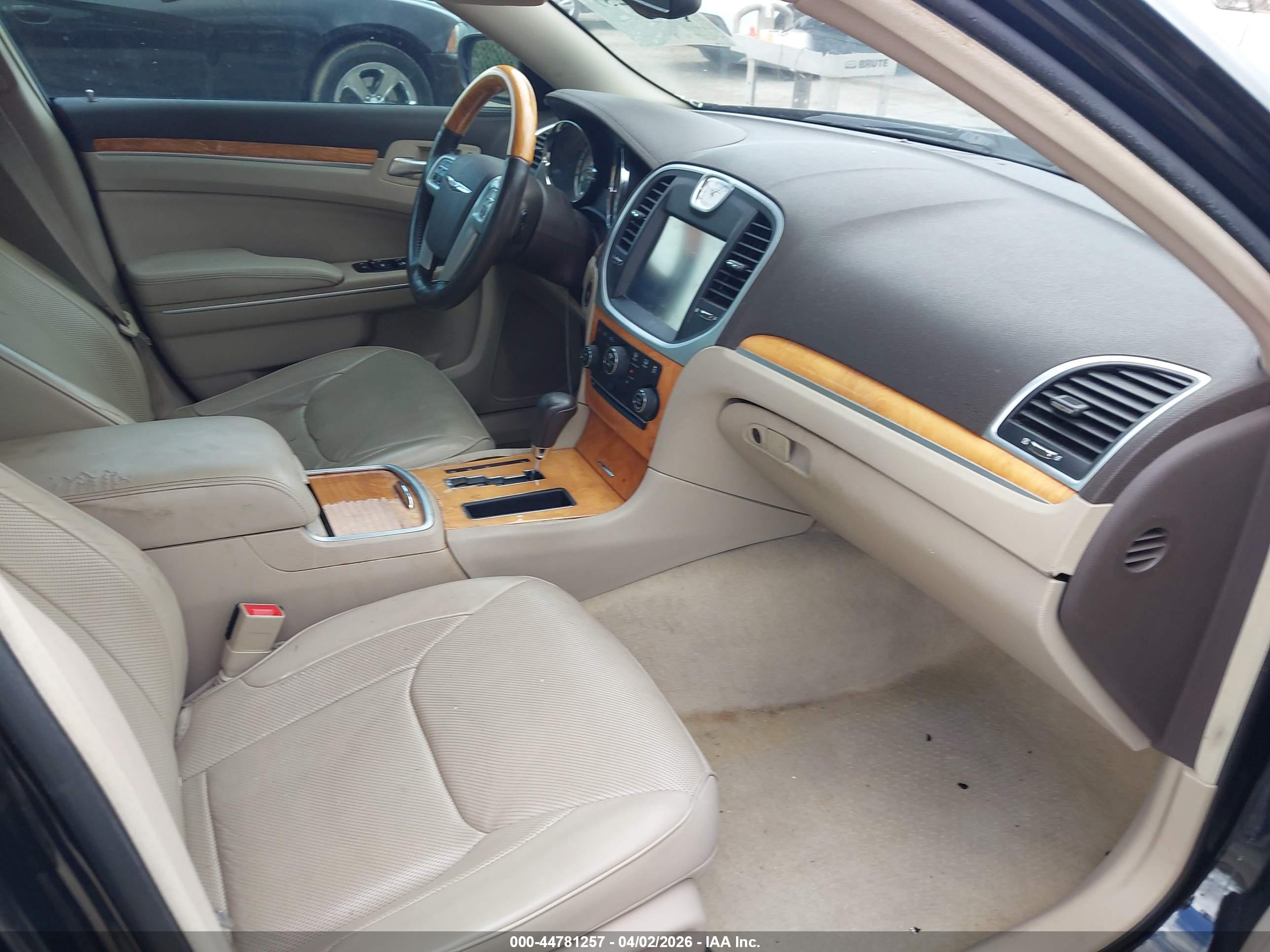 CHRYSLER 300C image 5
