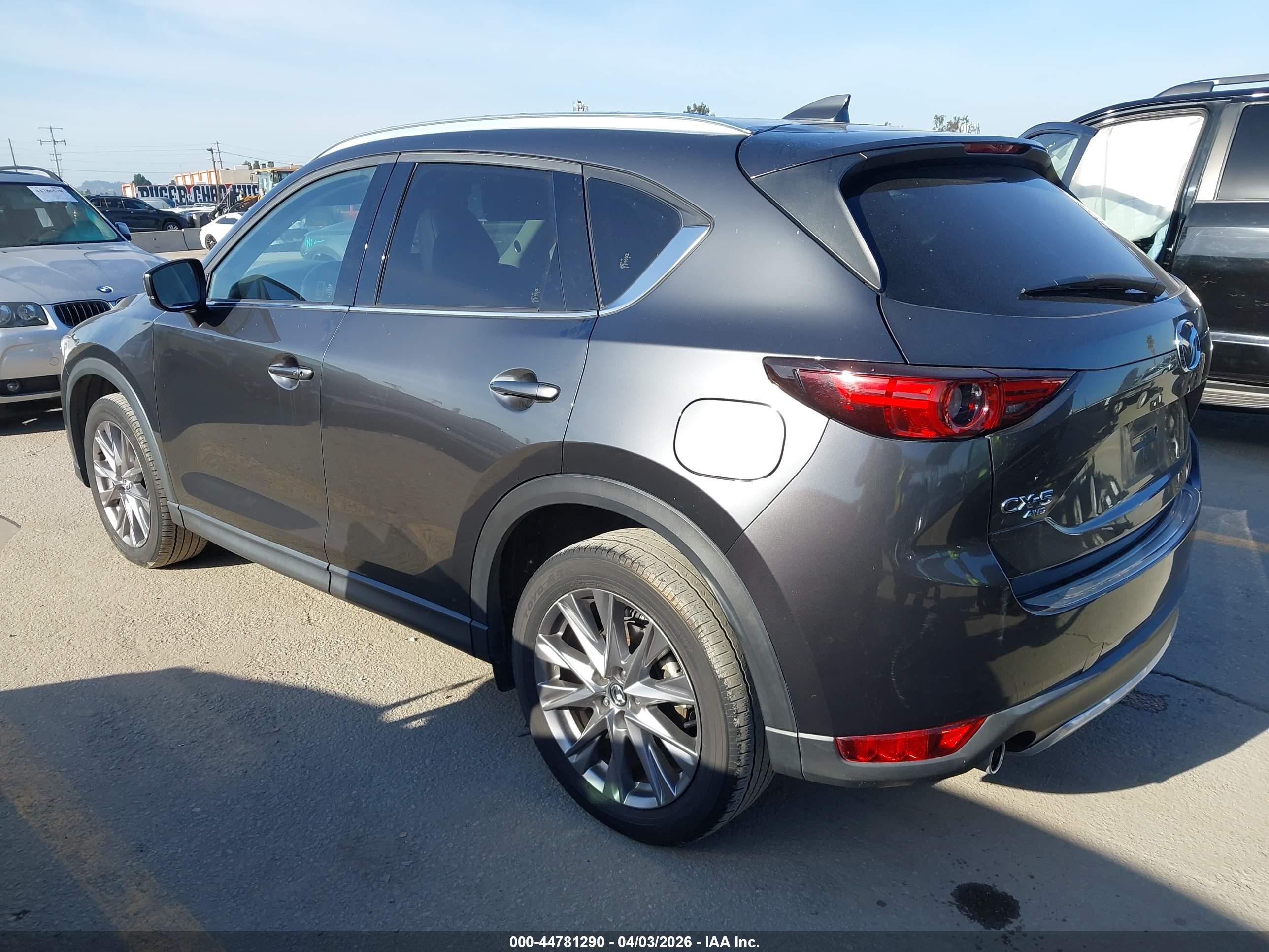 MAZDA CX-5 image 3