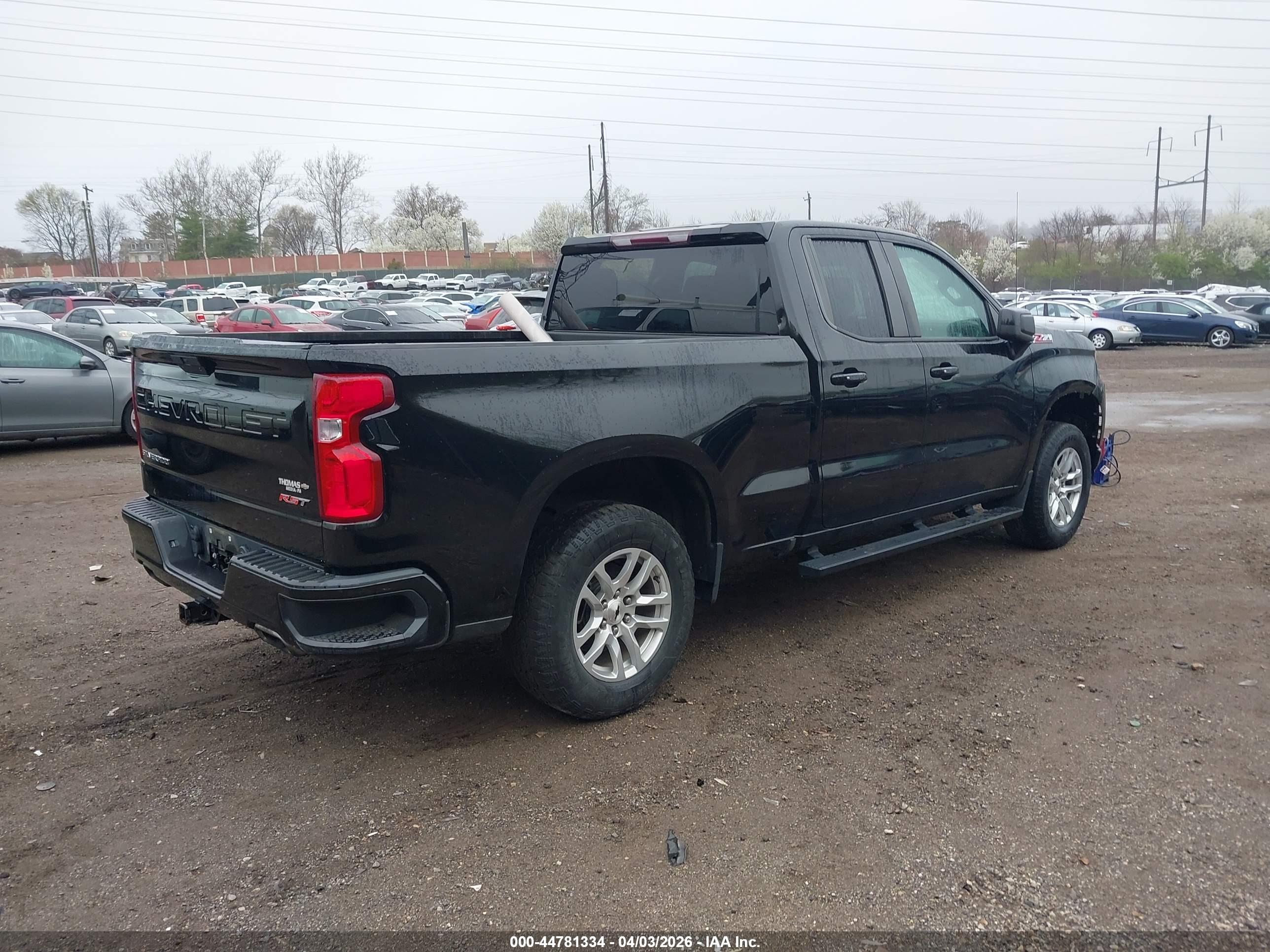 CHEVROLET SILVERADO image 4