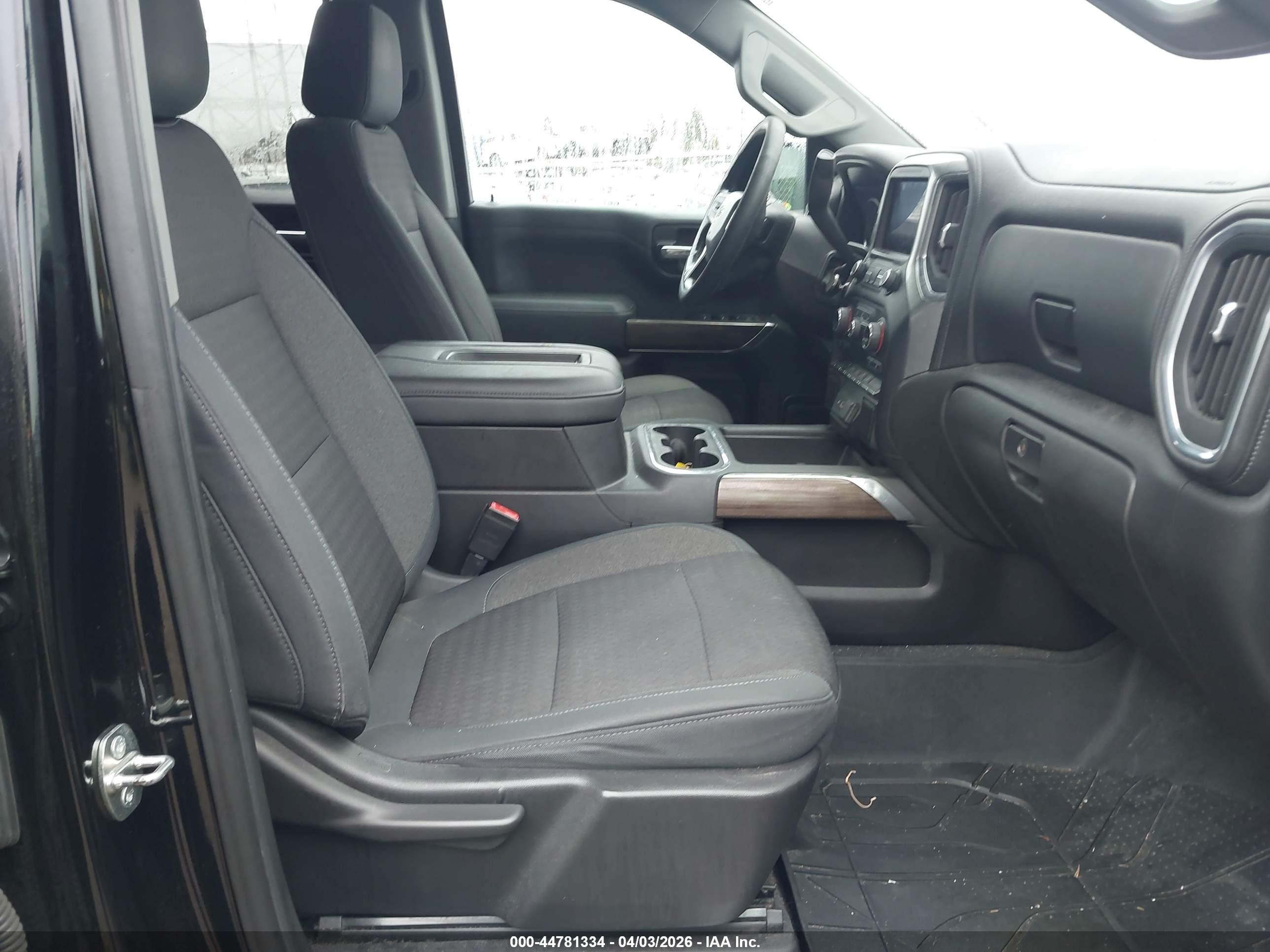 CHEVROLET SILVERADO image 5