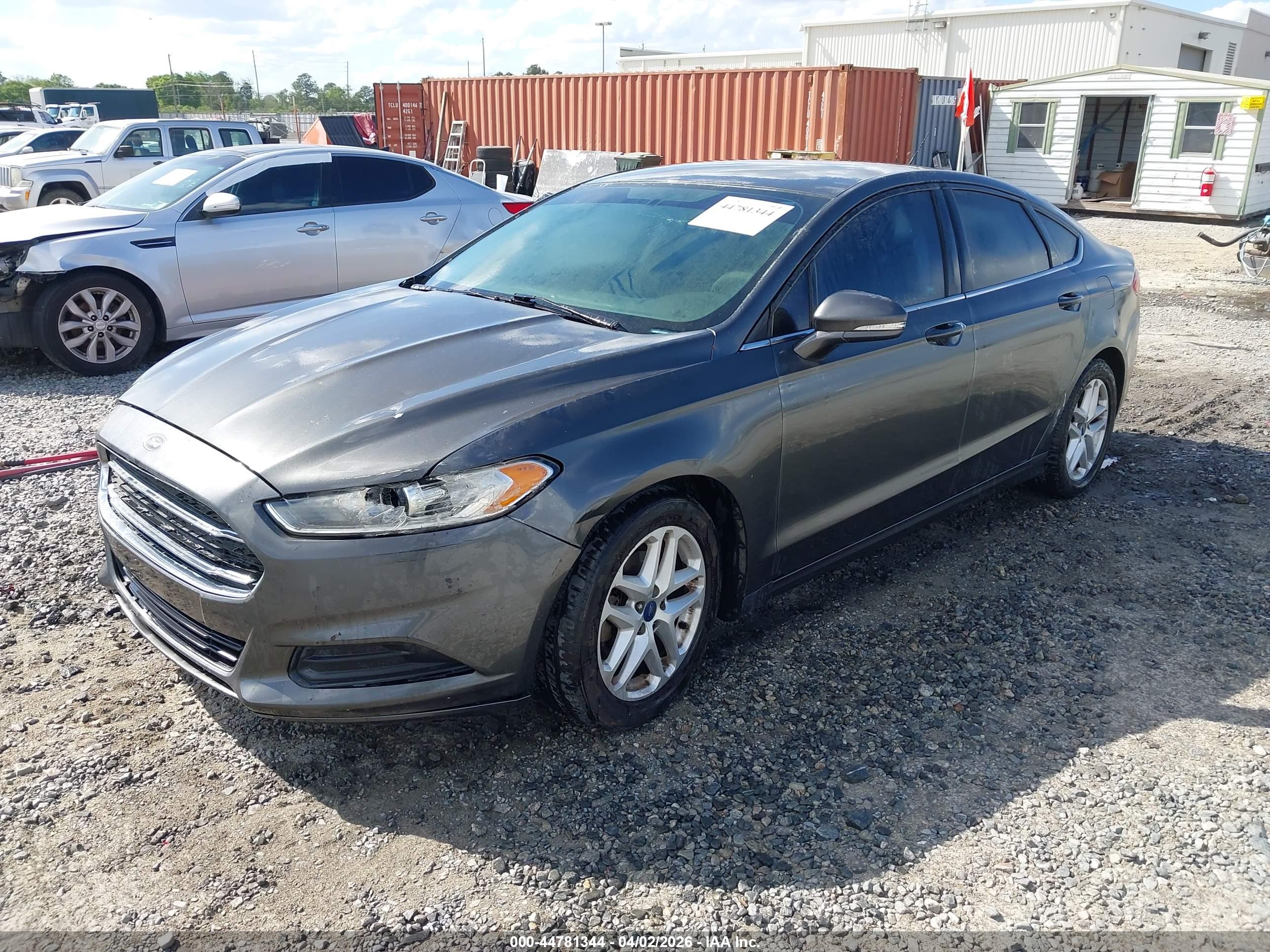 FORD FUSION image 2