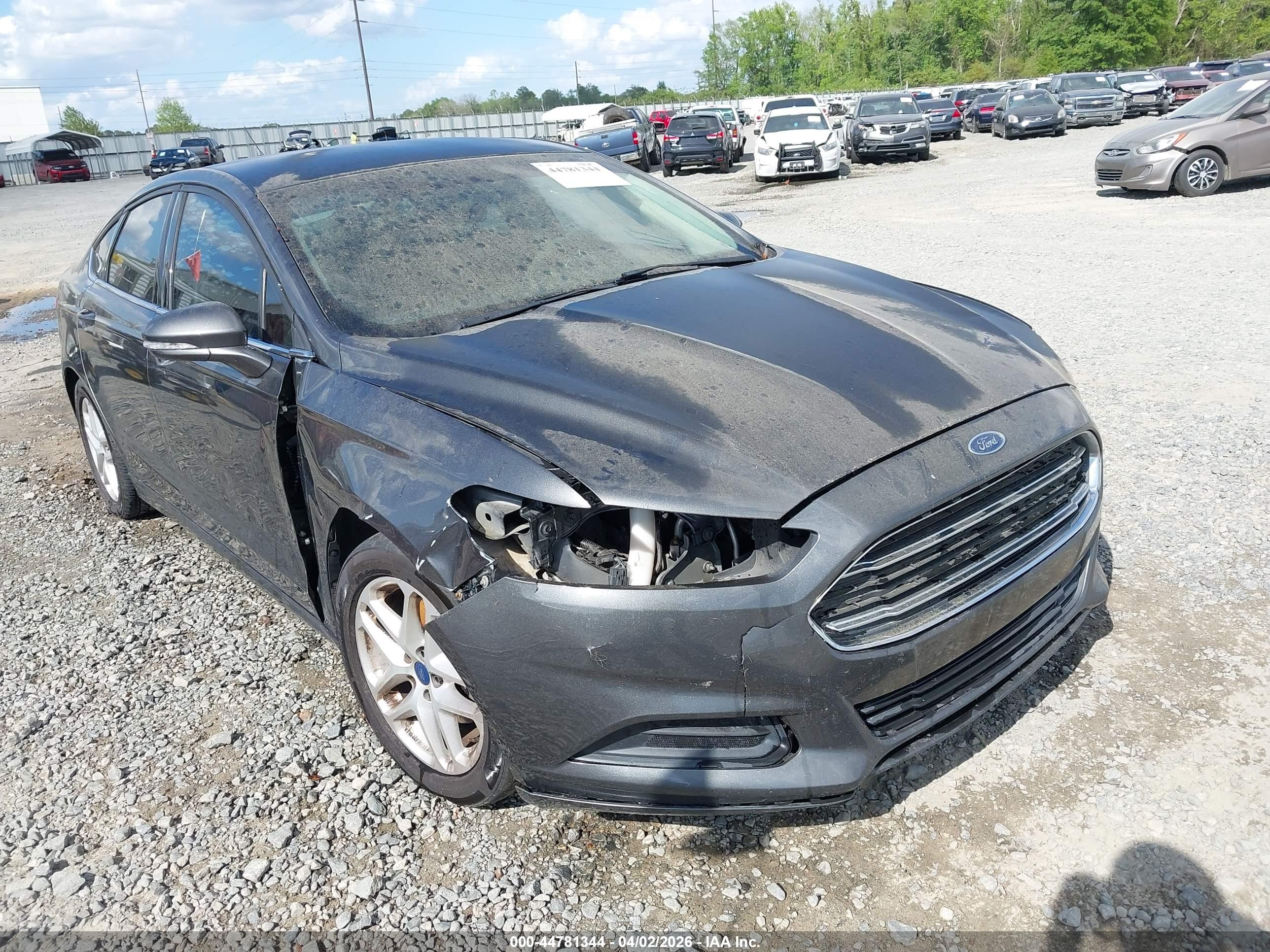 FORD FUSION image 6