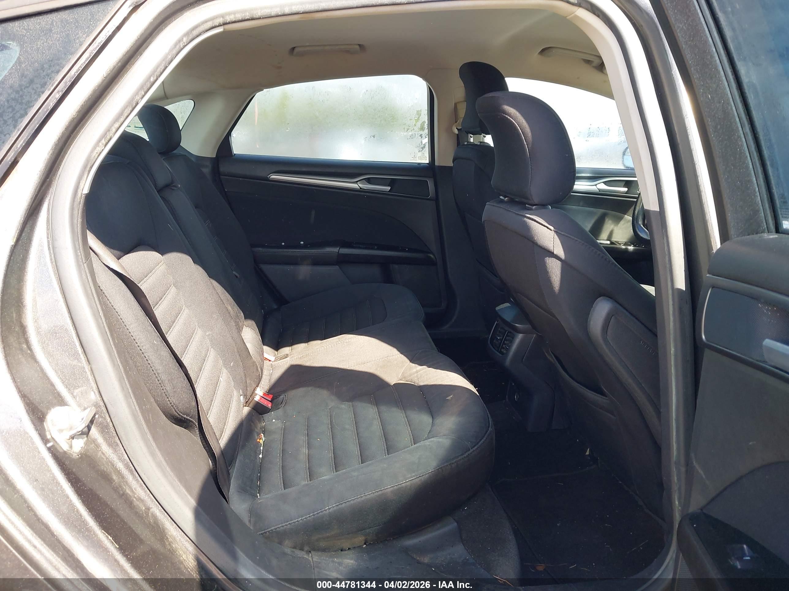 FORD FUSION image 8