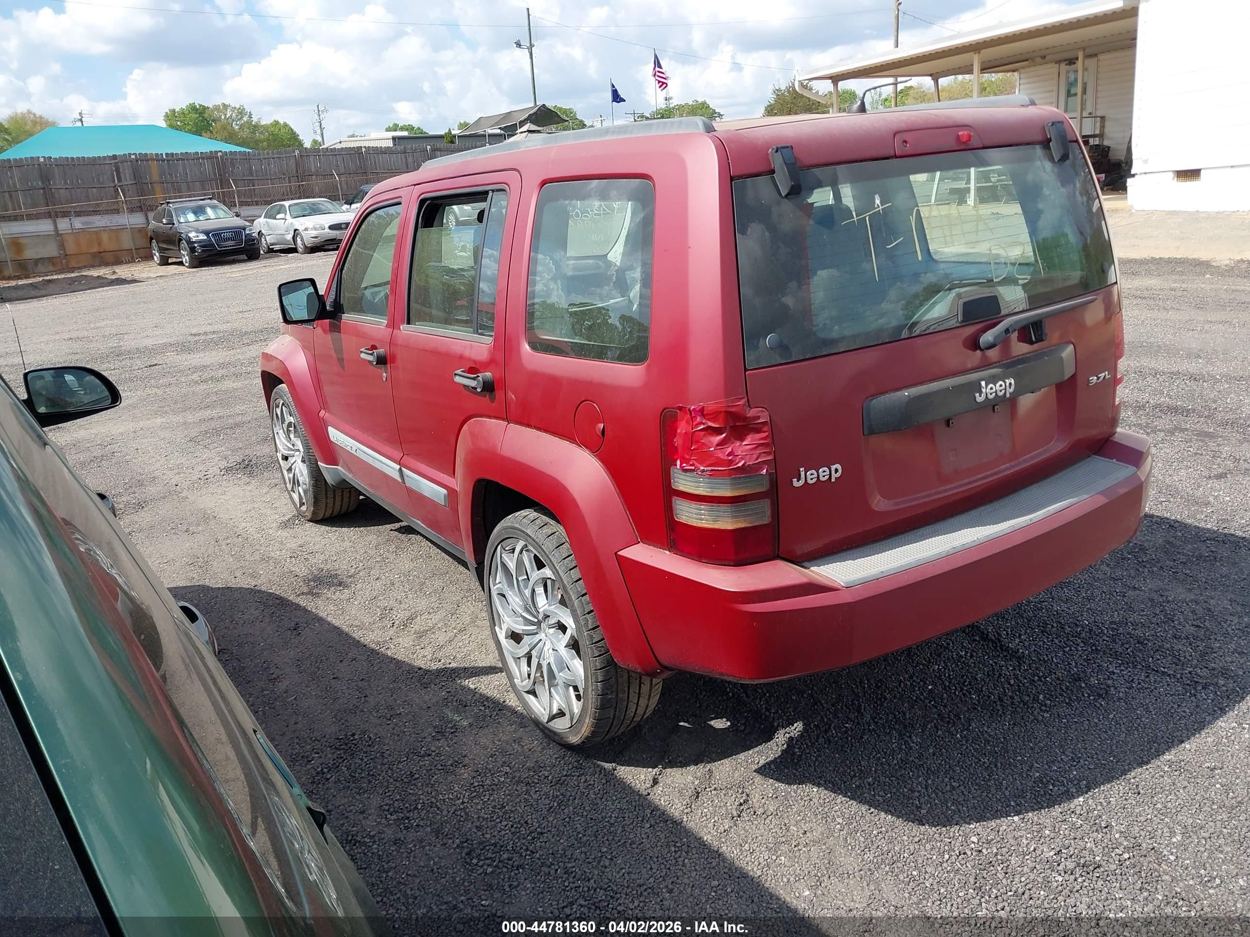 JEEP LIBERTY image 3