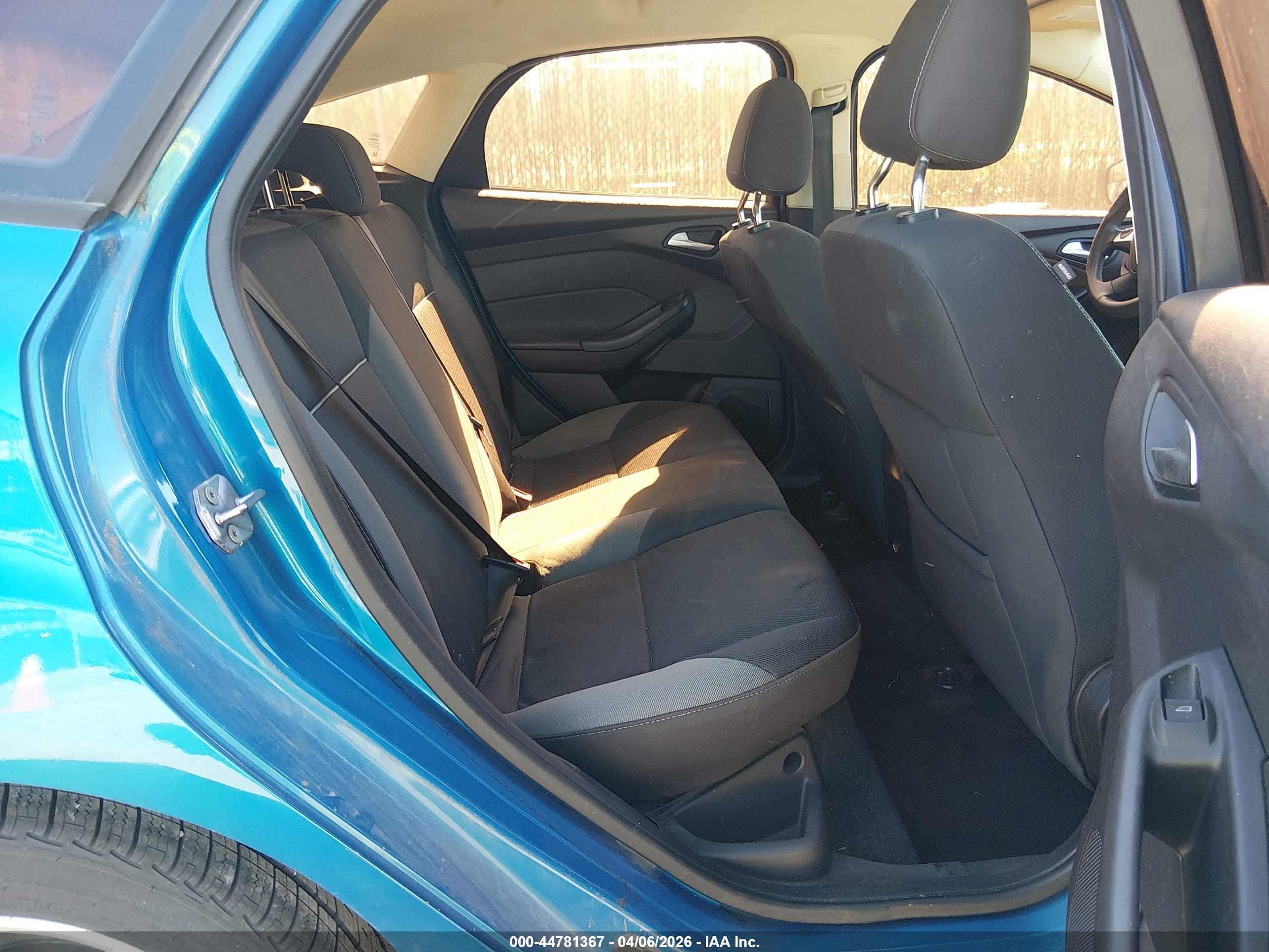 FORD FOCUS image 8