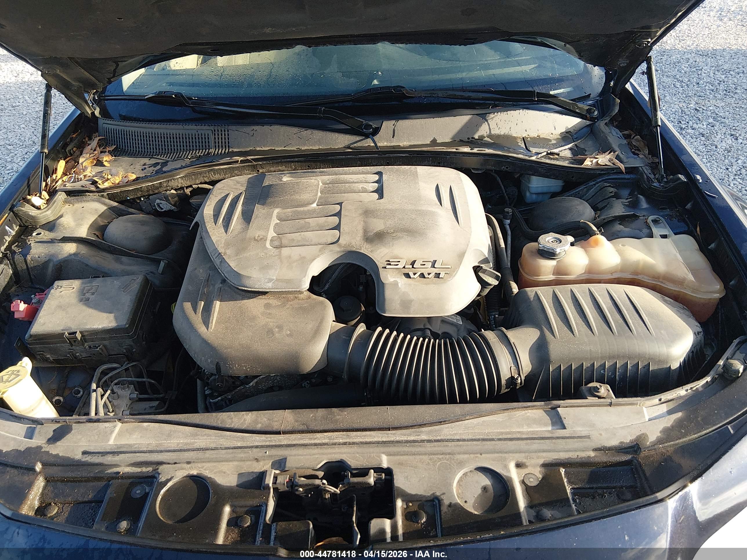 CHRYSLER 300 image 10