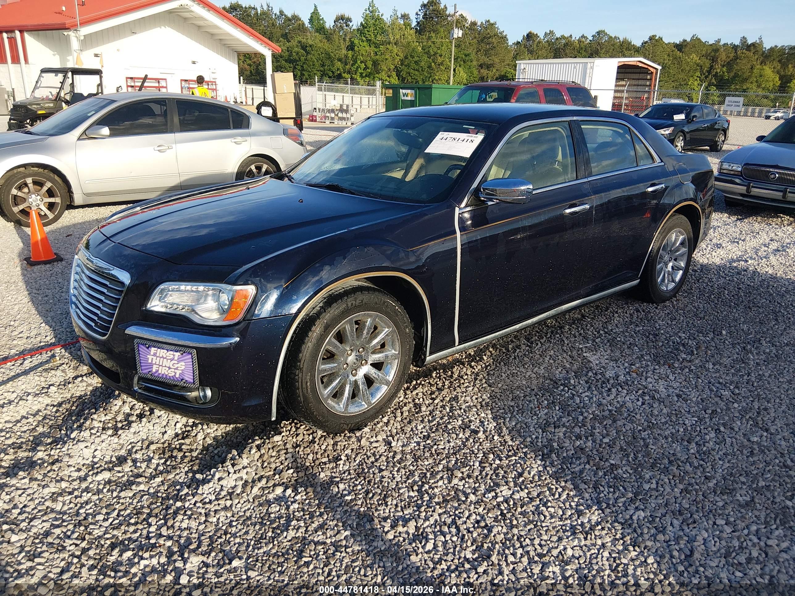 CHRYSLER 300 image 2