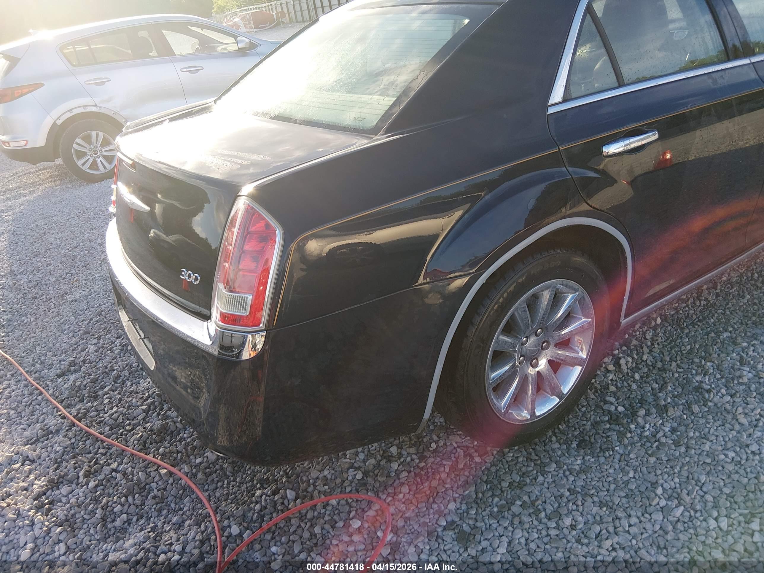CHRYSLER 300 image 6