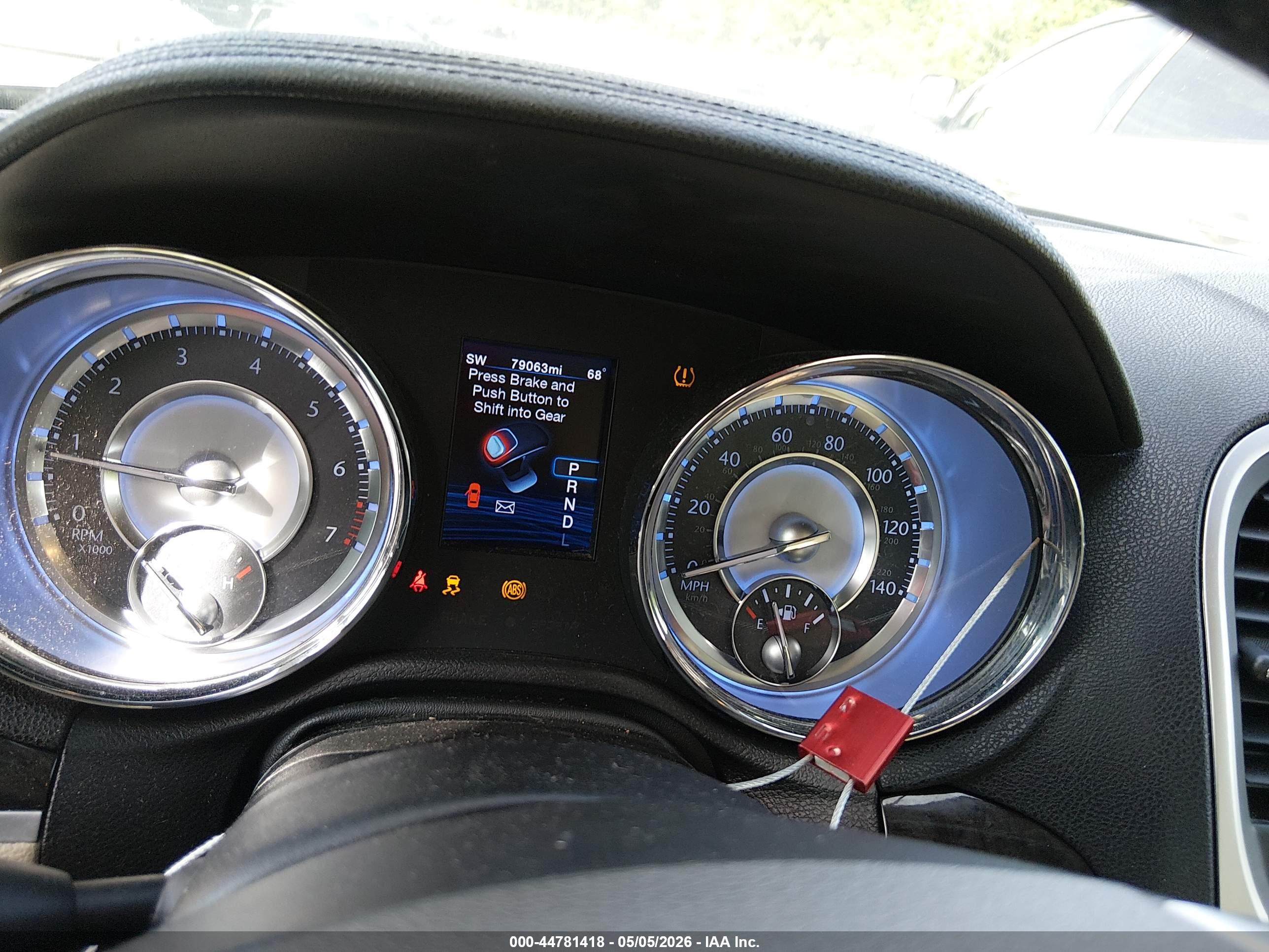 CHRYSLER 300 image 7
