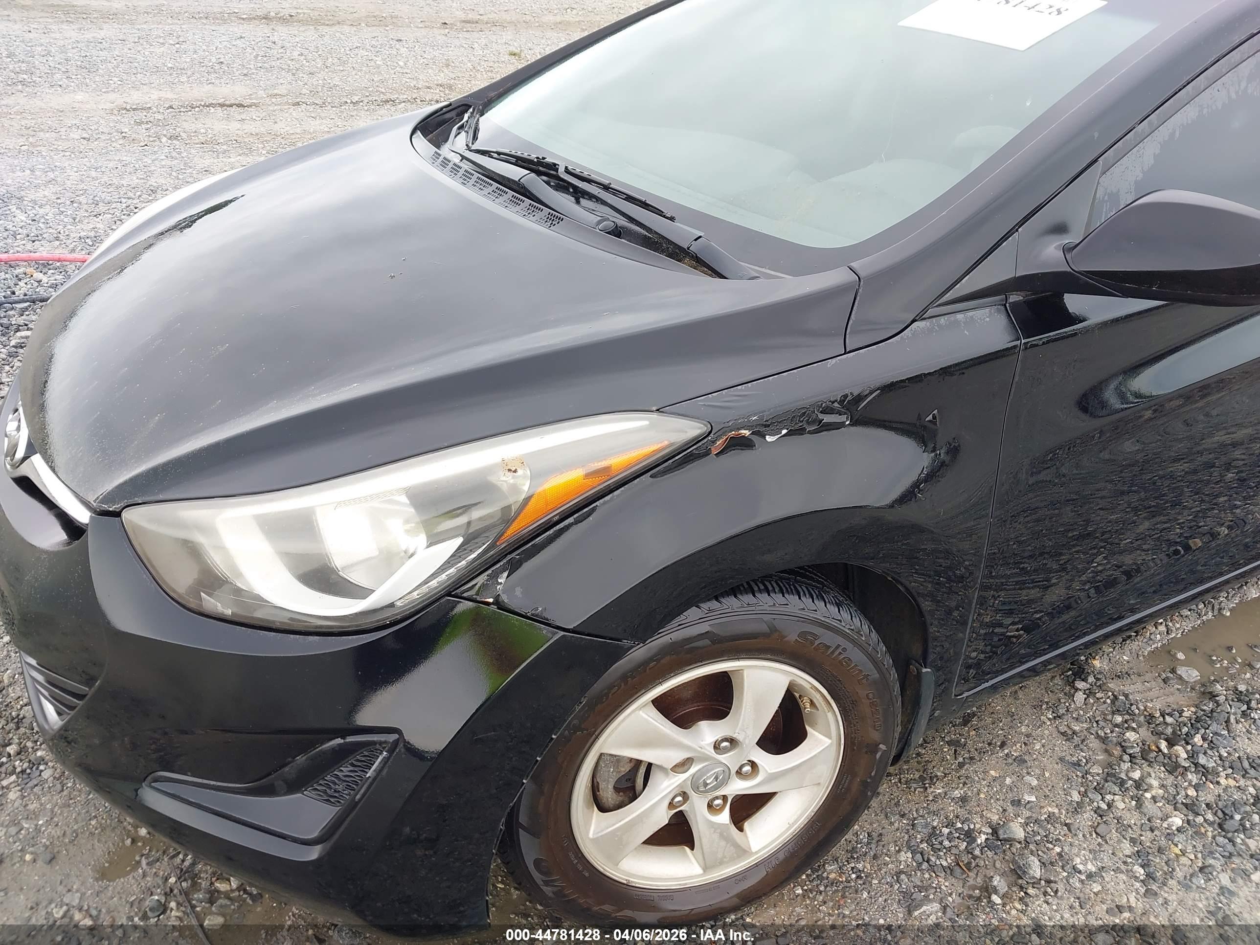 HYUNDAI ELANTRA image 6