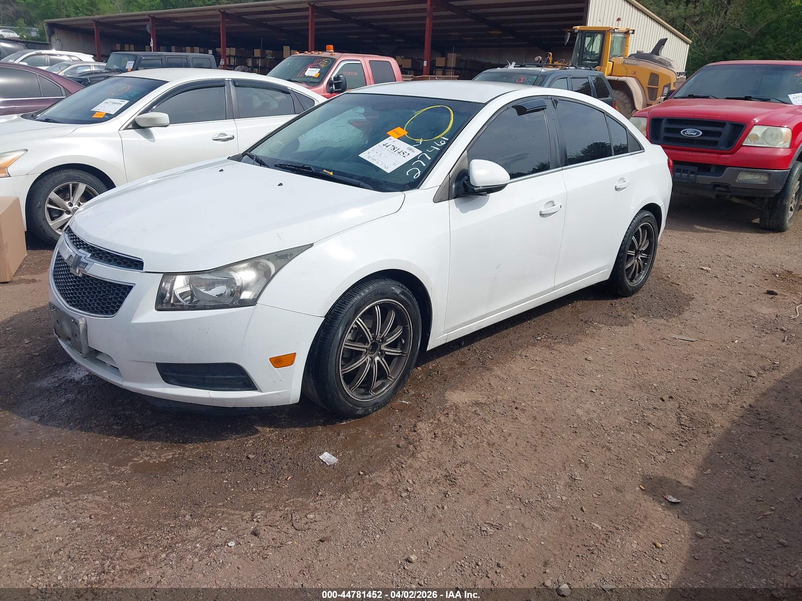 CHEVROLET CRUZE image 2