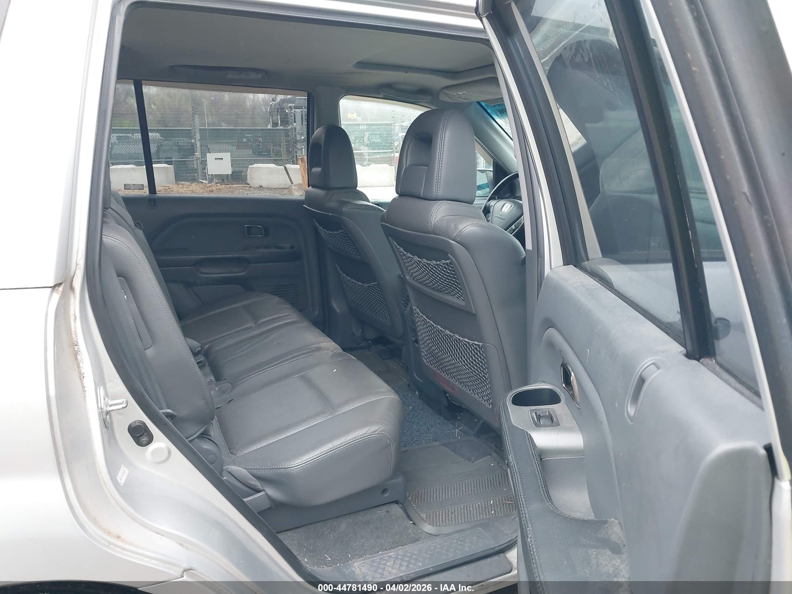 HONDA PILOT image 8