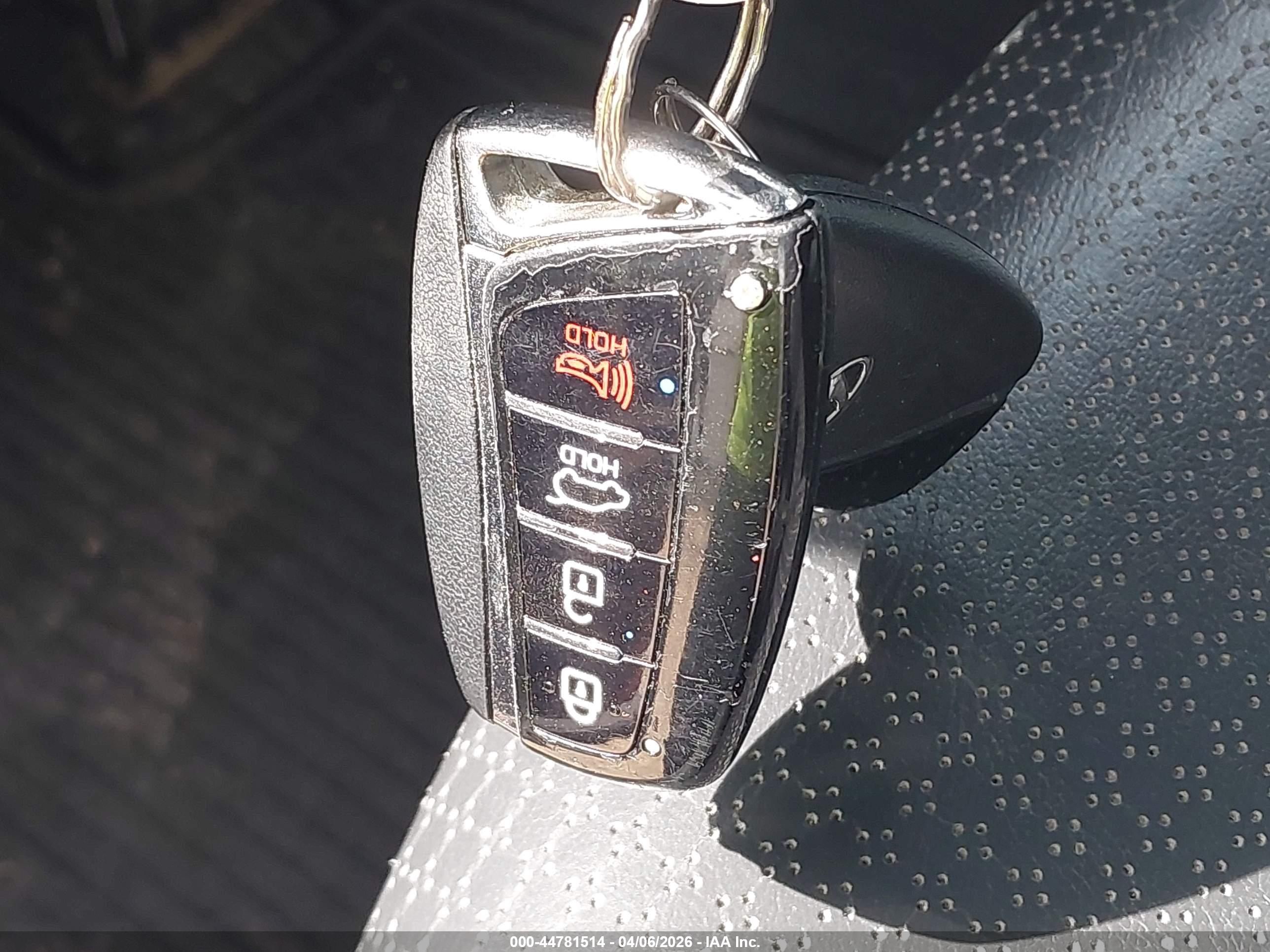 HYUNDAI SANTA image 11