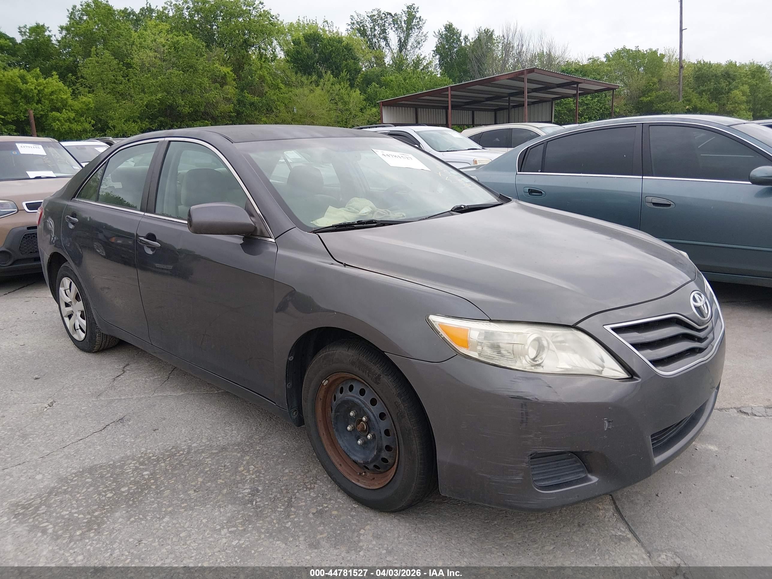 TOYOTA CAMRY image 6