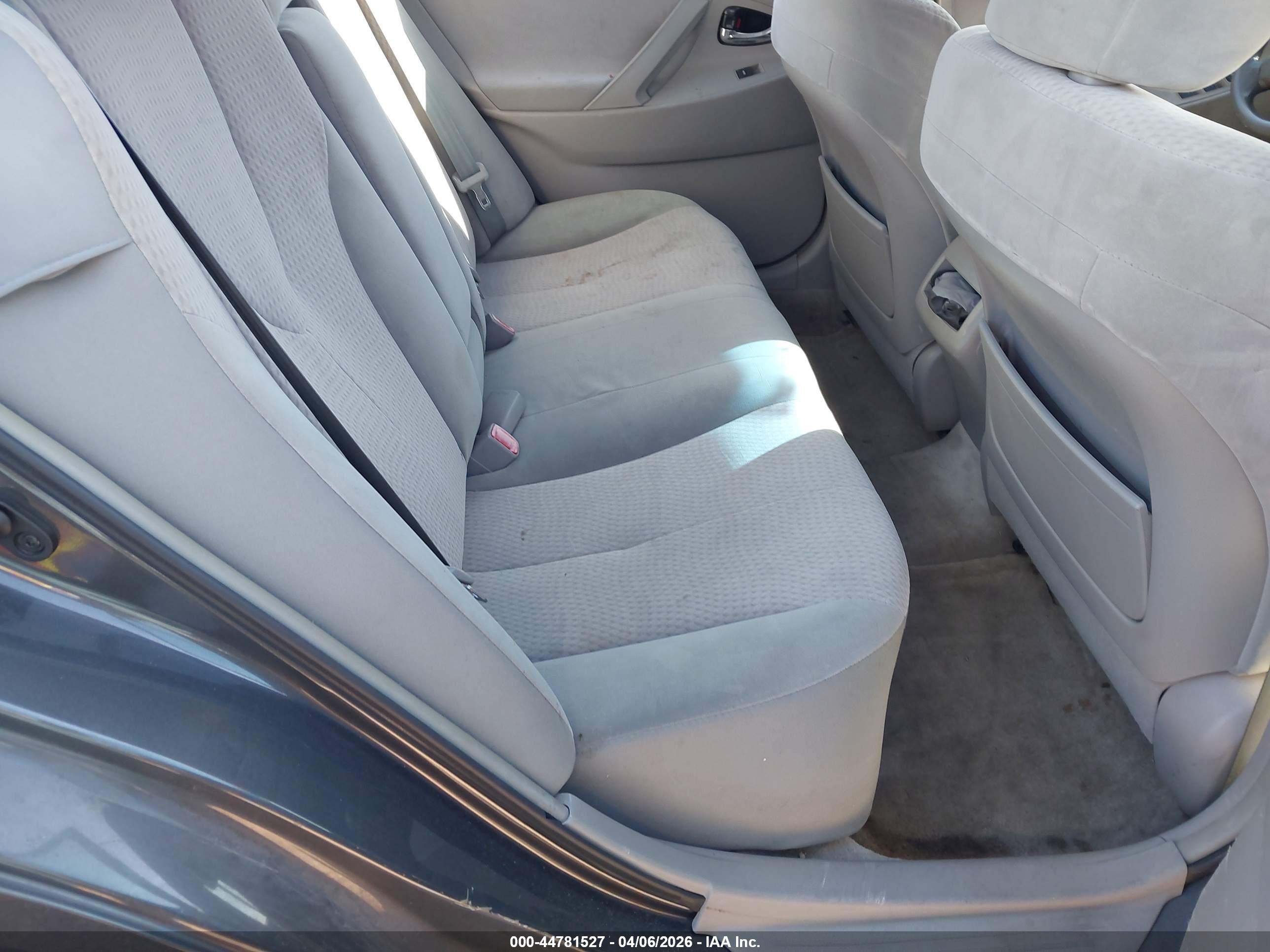 TOYOTA CAMRY image 8