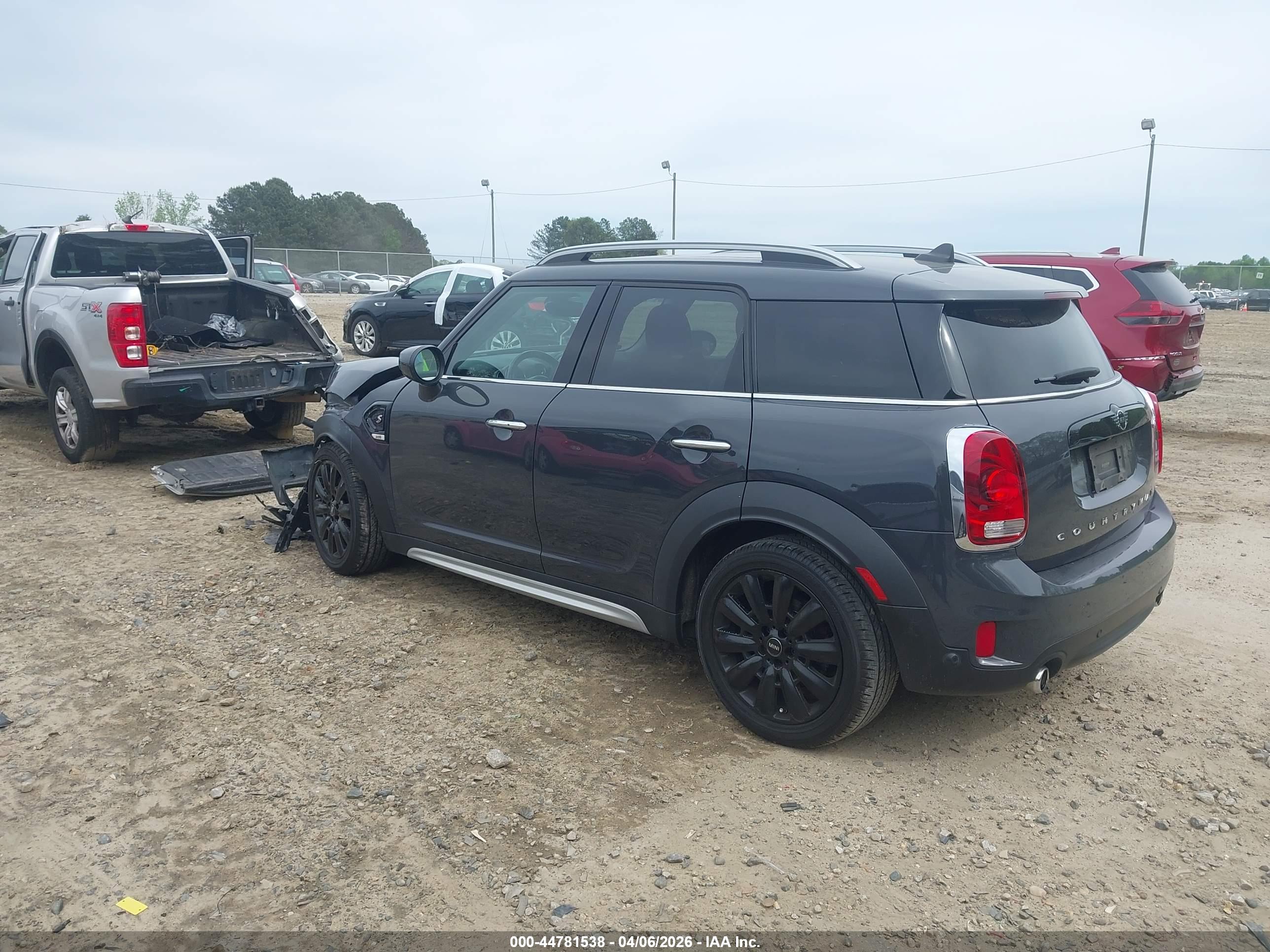 MINI COUNTRYMAN image 3