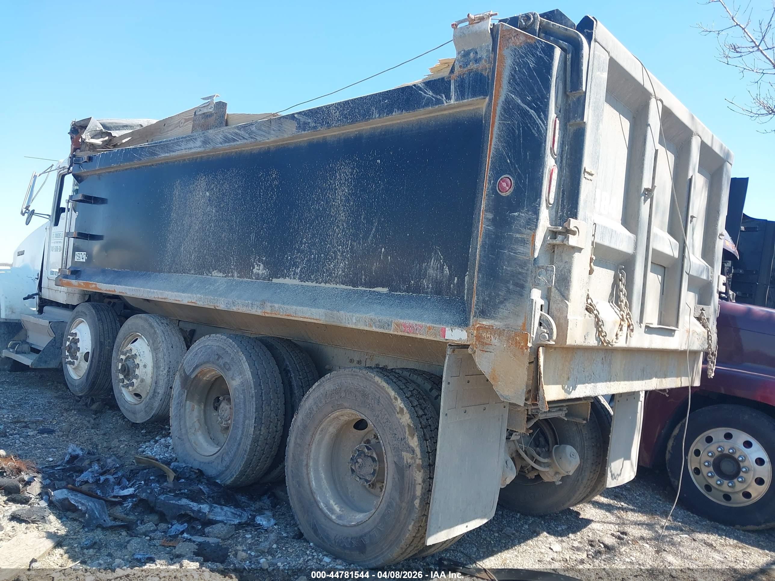 KENWORTH CONSTRUCTION image 3