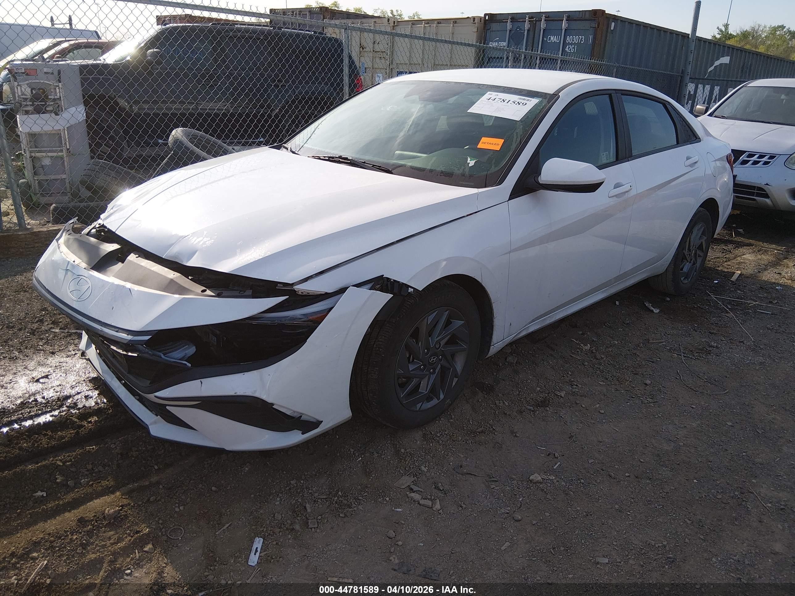 HYUNDAI ELANTRA image 2