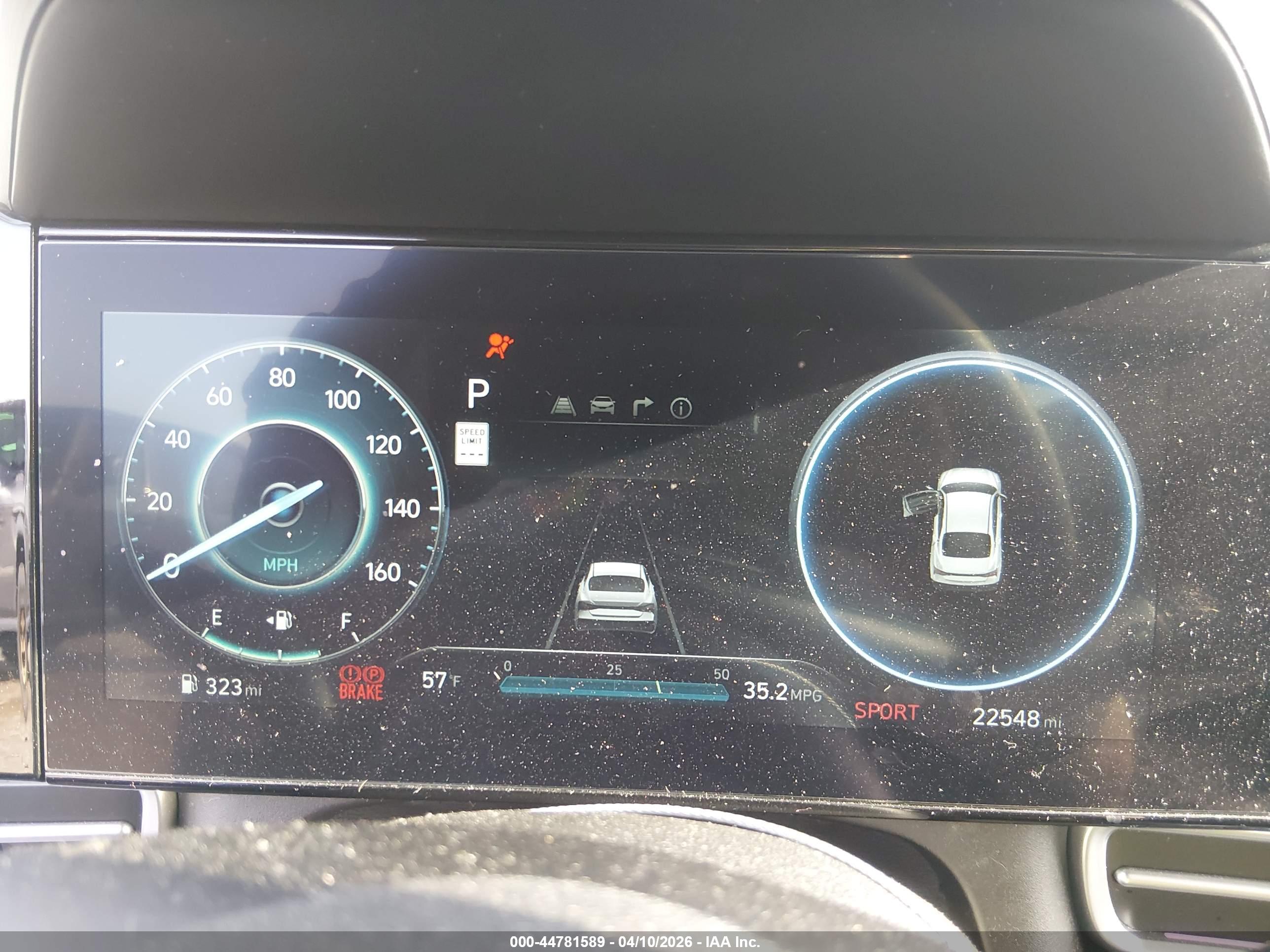 HYUNDAI ELANTRA image 7