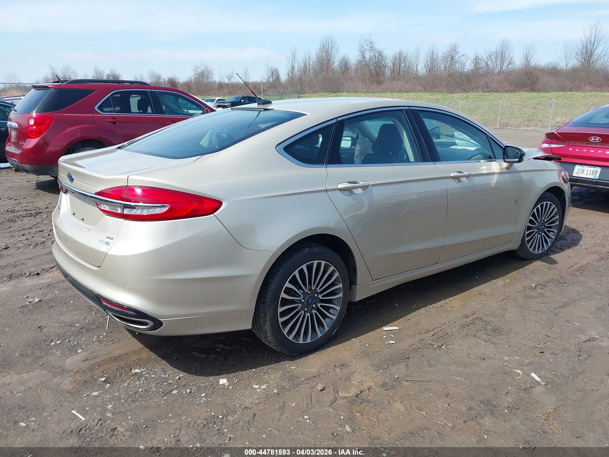 FORD FUSION image 4