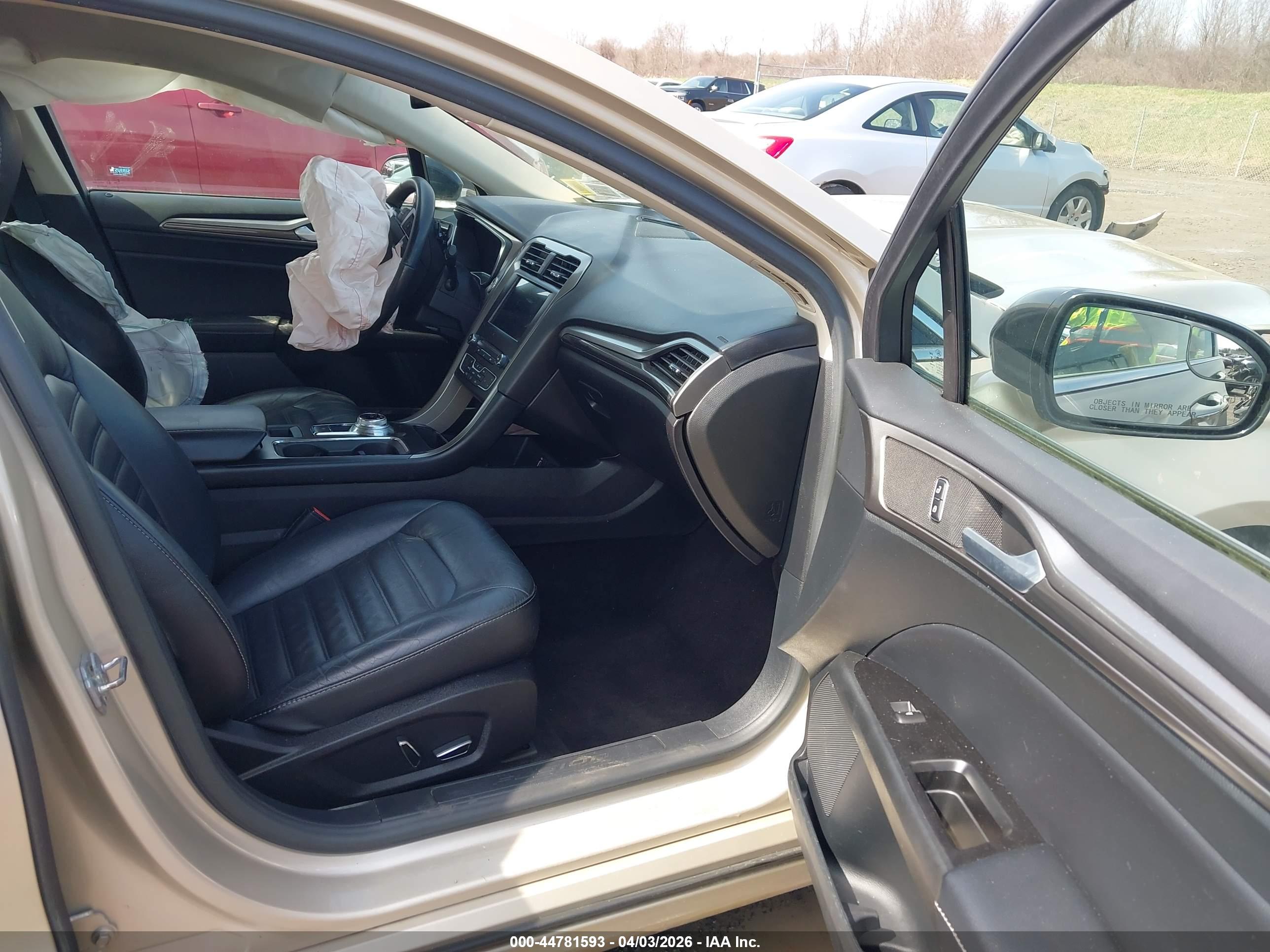 FORD FUSION image 5