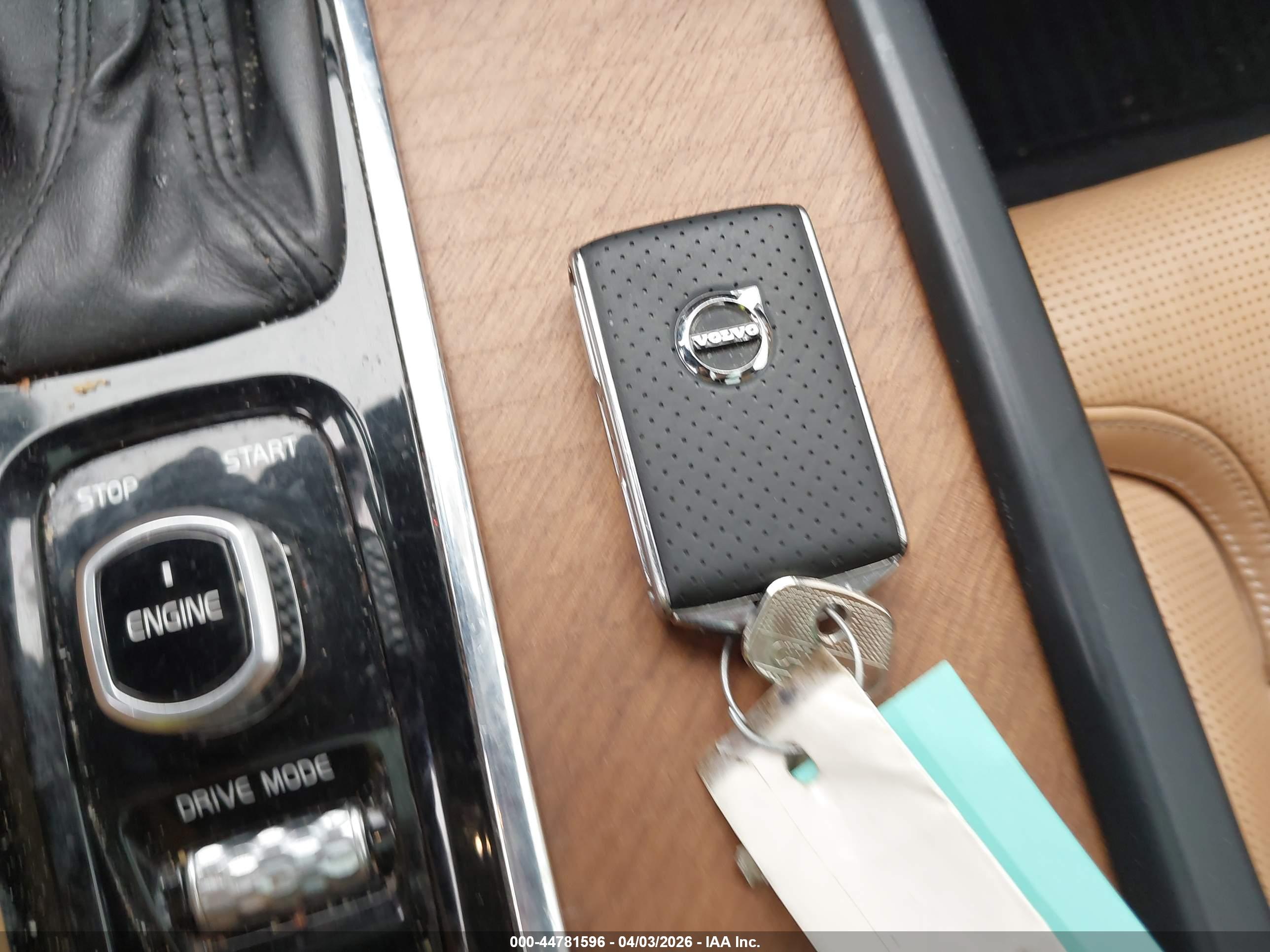 VOLVO XC90 image 11