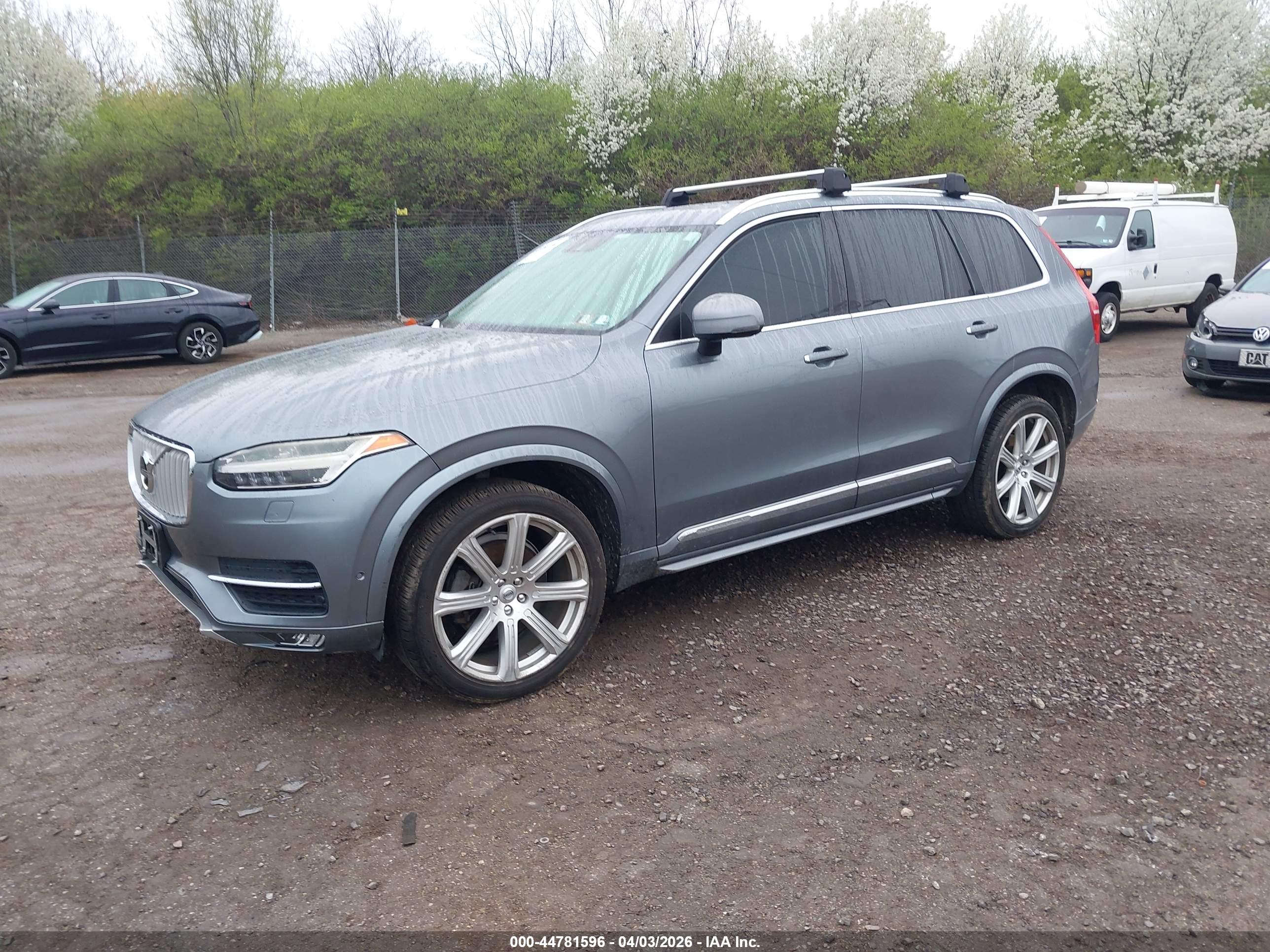 VOLVO XC90 image 2