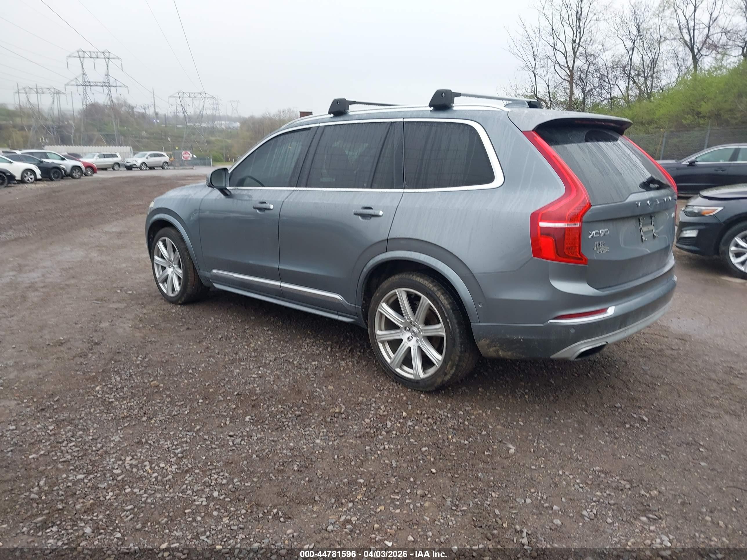 VOLVO XC90 image 3