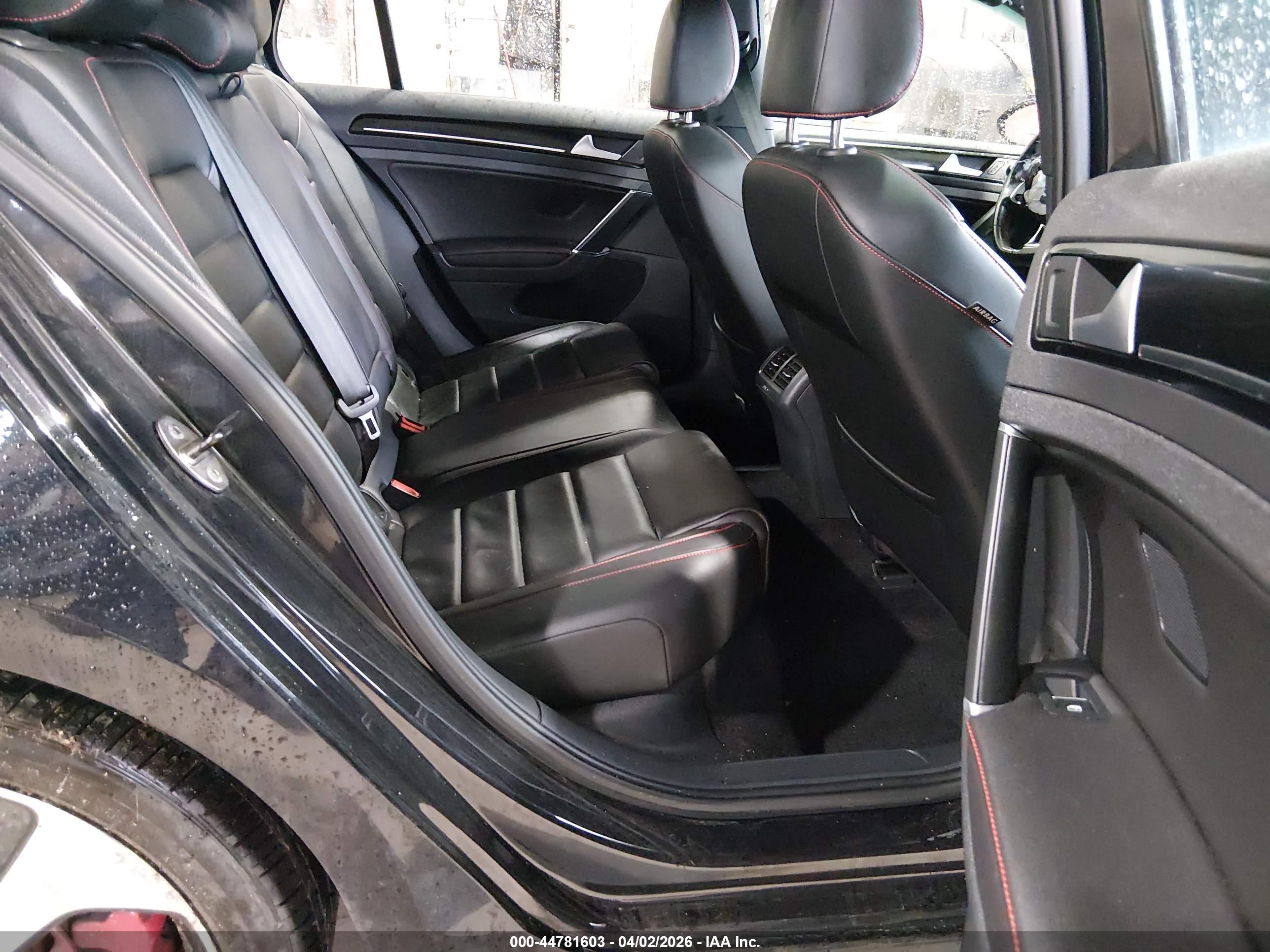 VOLKSWAGEN GOLF image 8
