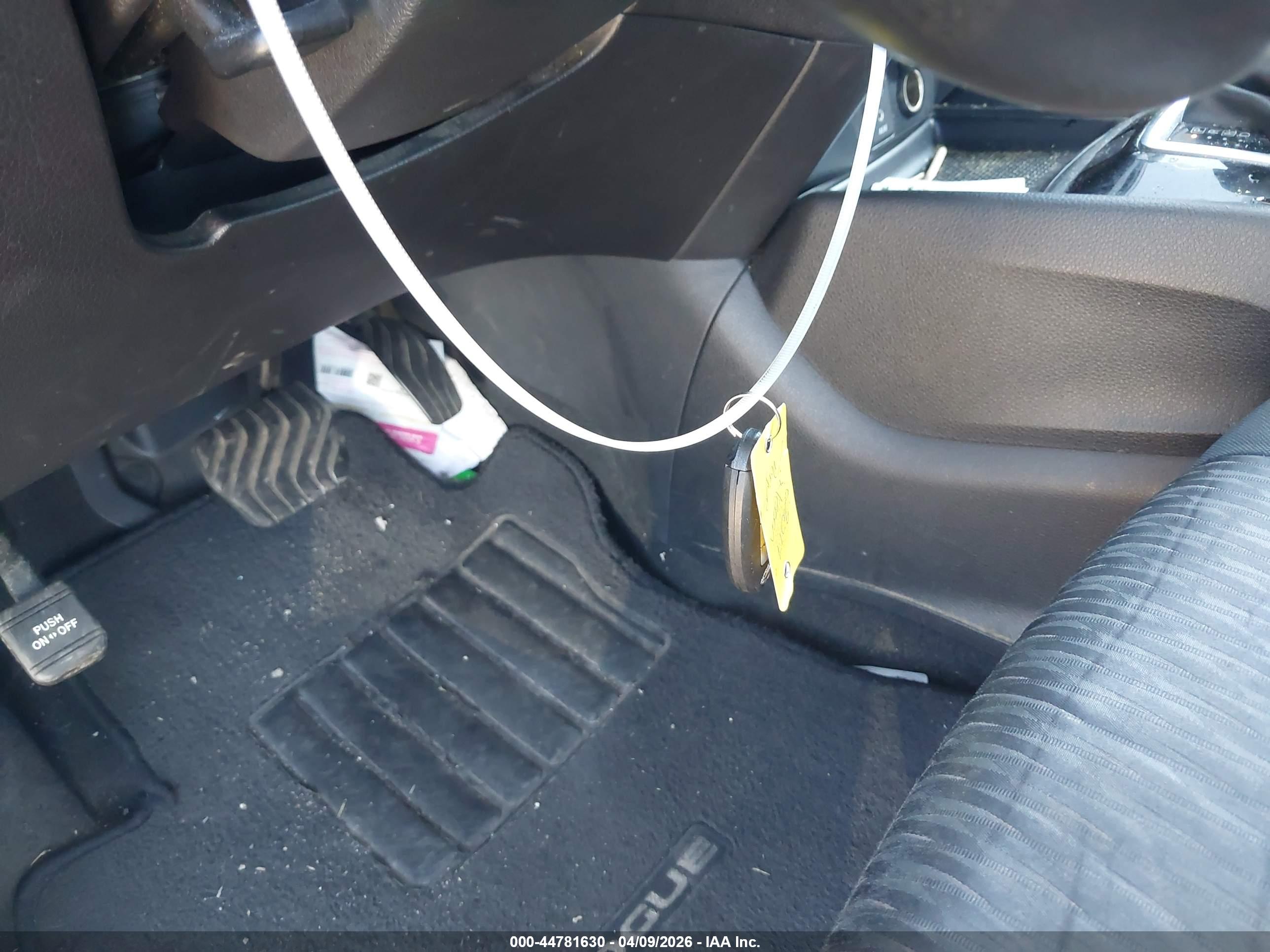 NISSAN ROGUE image 11