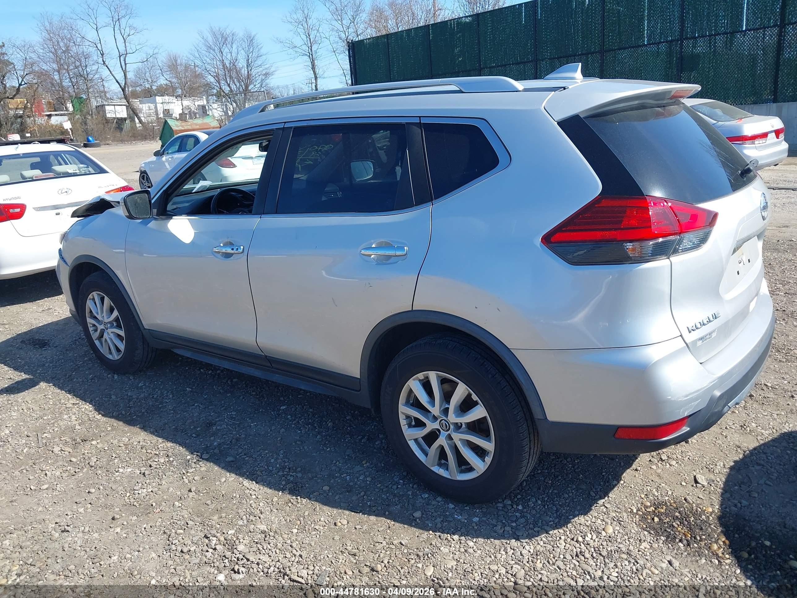 NISSAN ROGUE image 3
