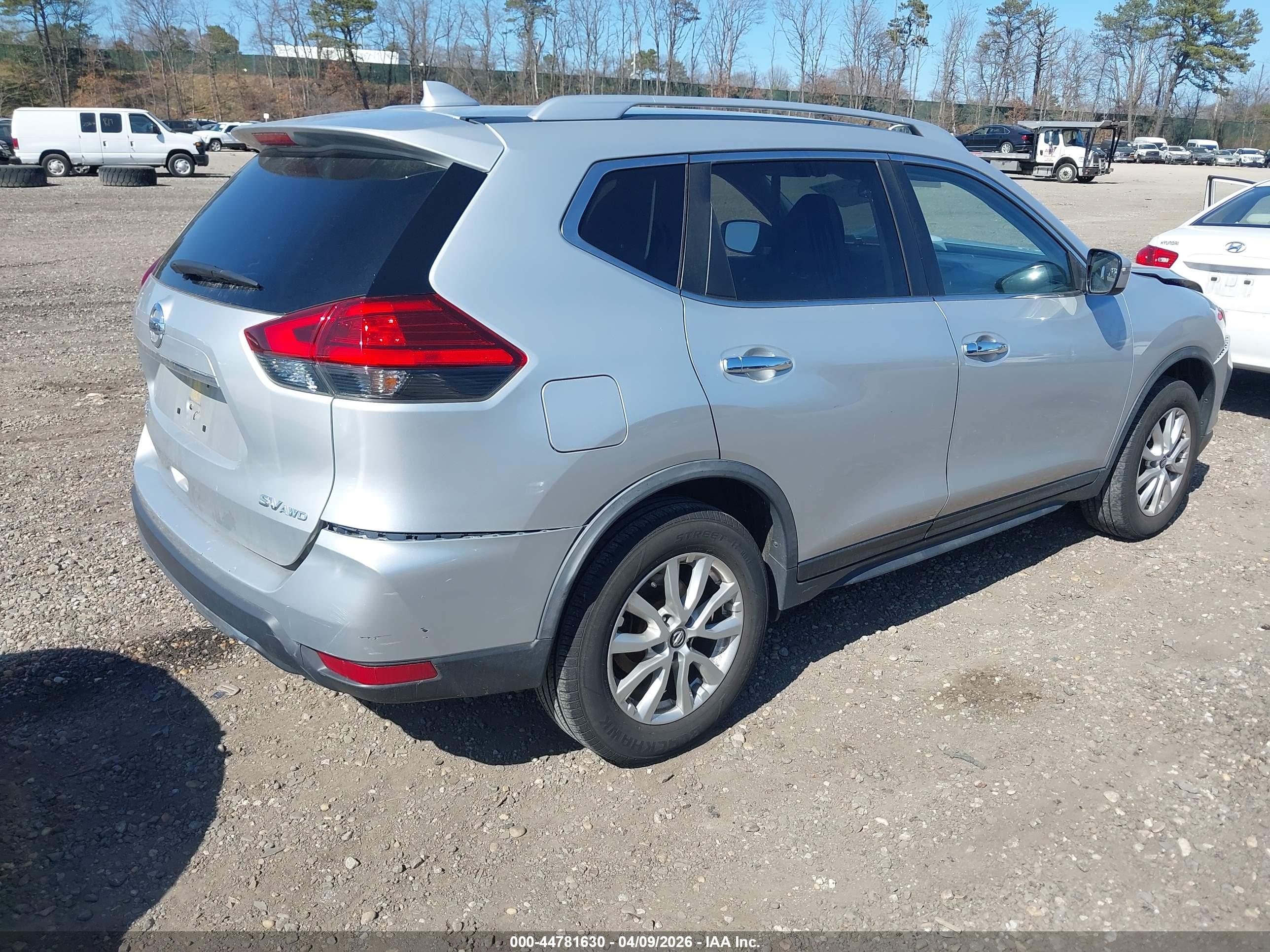NISSAN ROGUE image 4