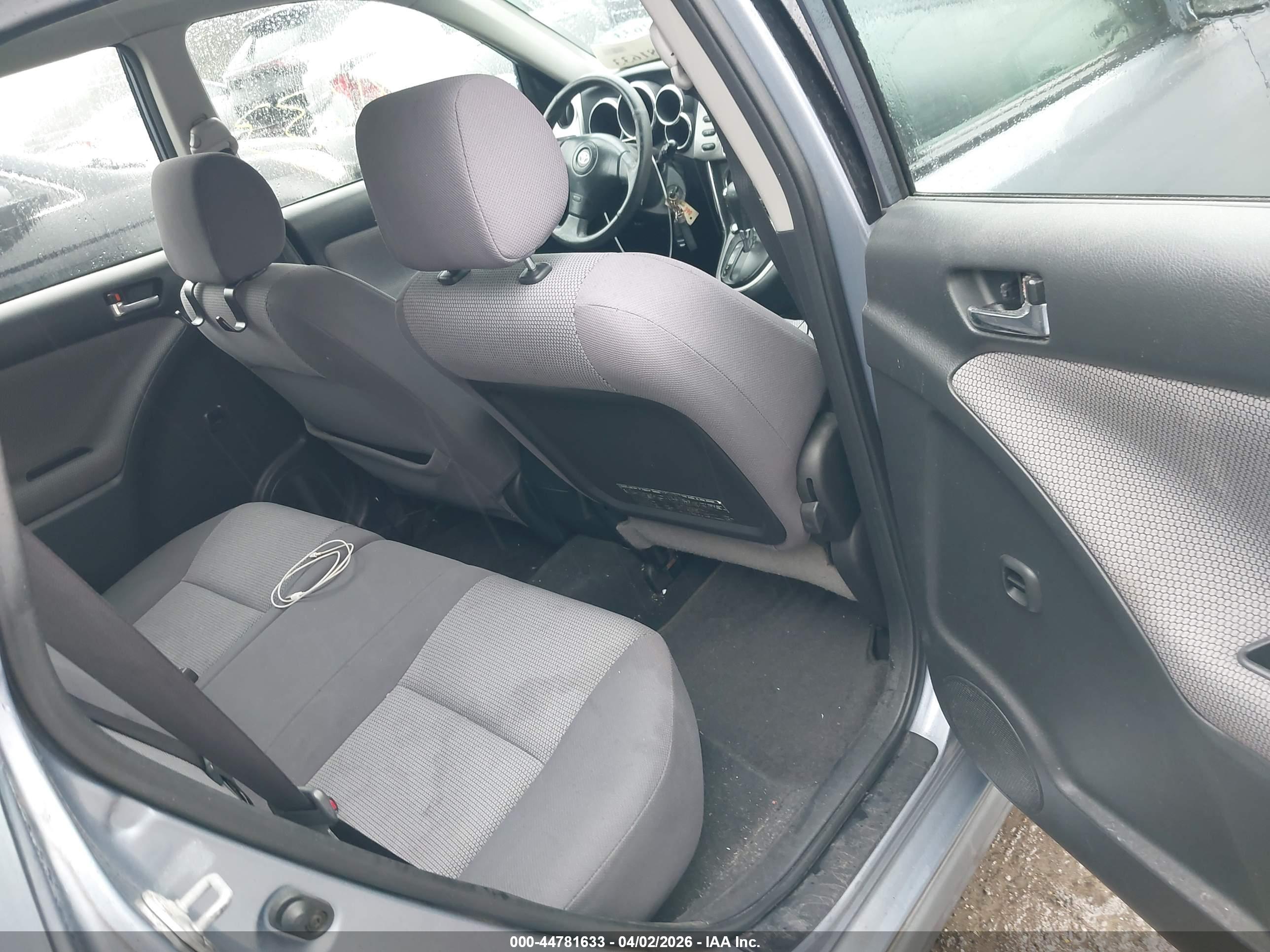 TOYOTA MATRIX image 8