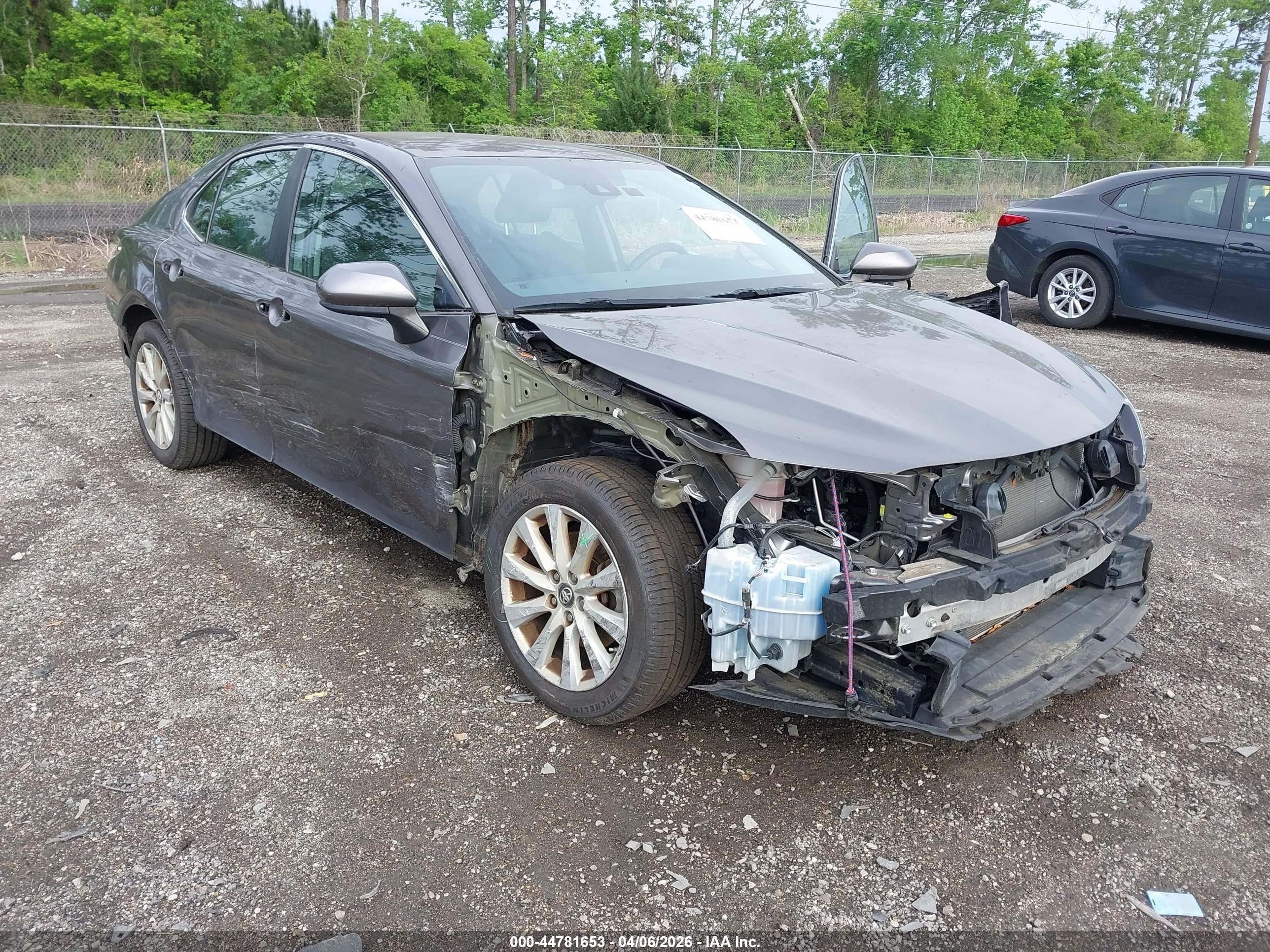 TOYOTA CAMRY image 6