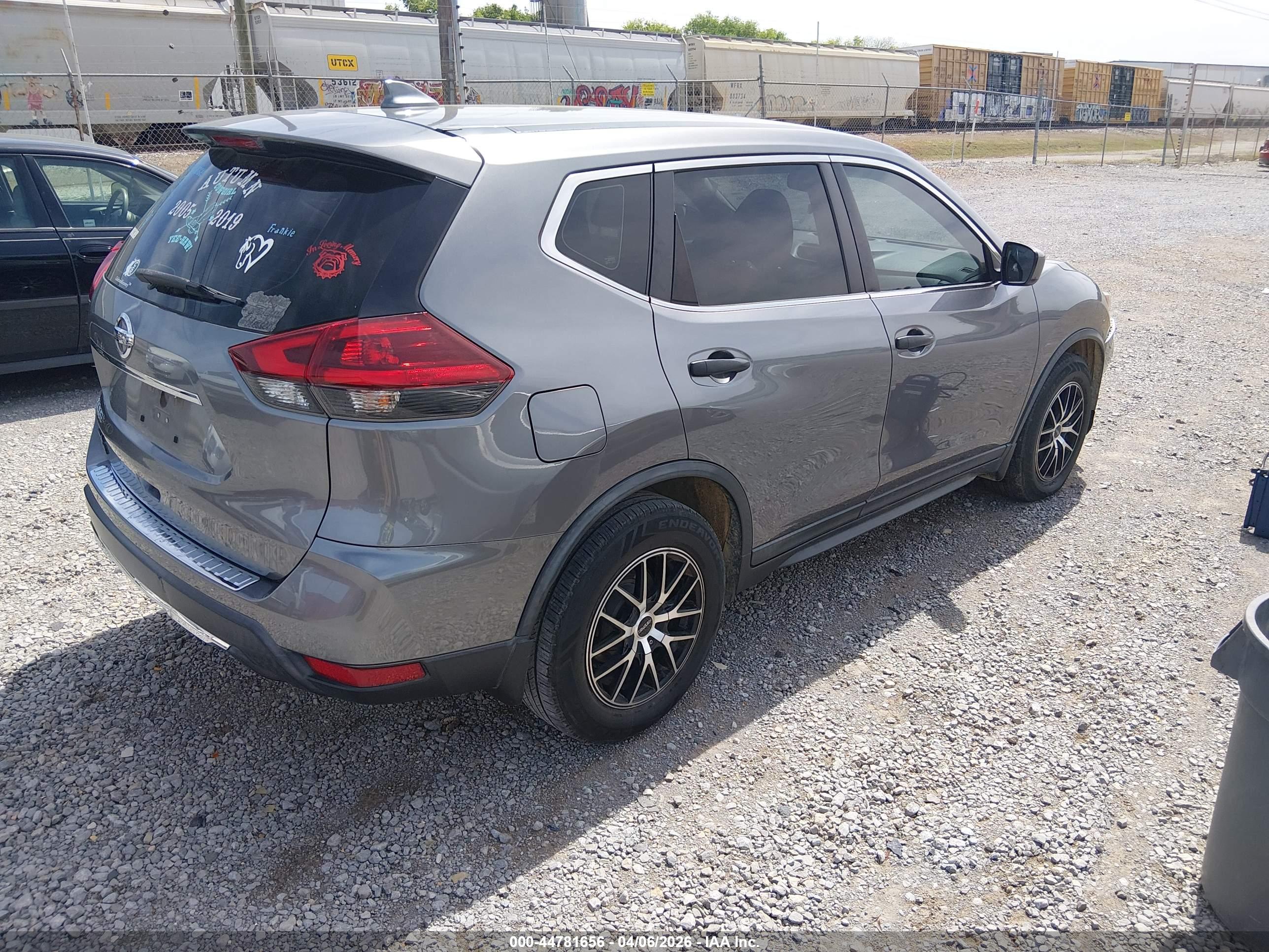 NISSAN ROGUE image 4