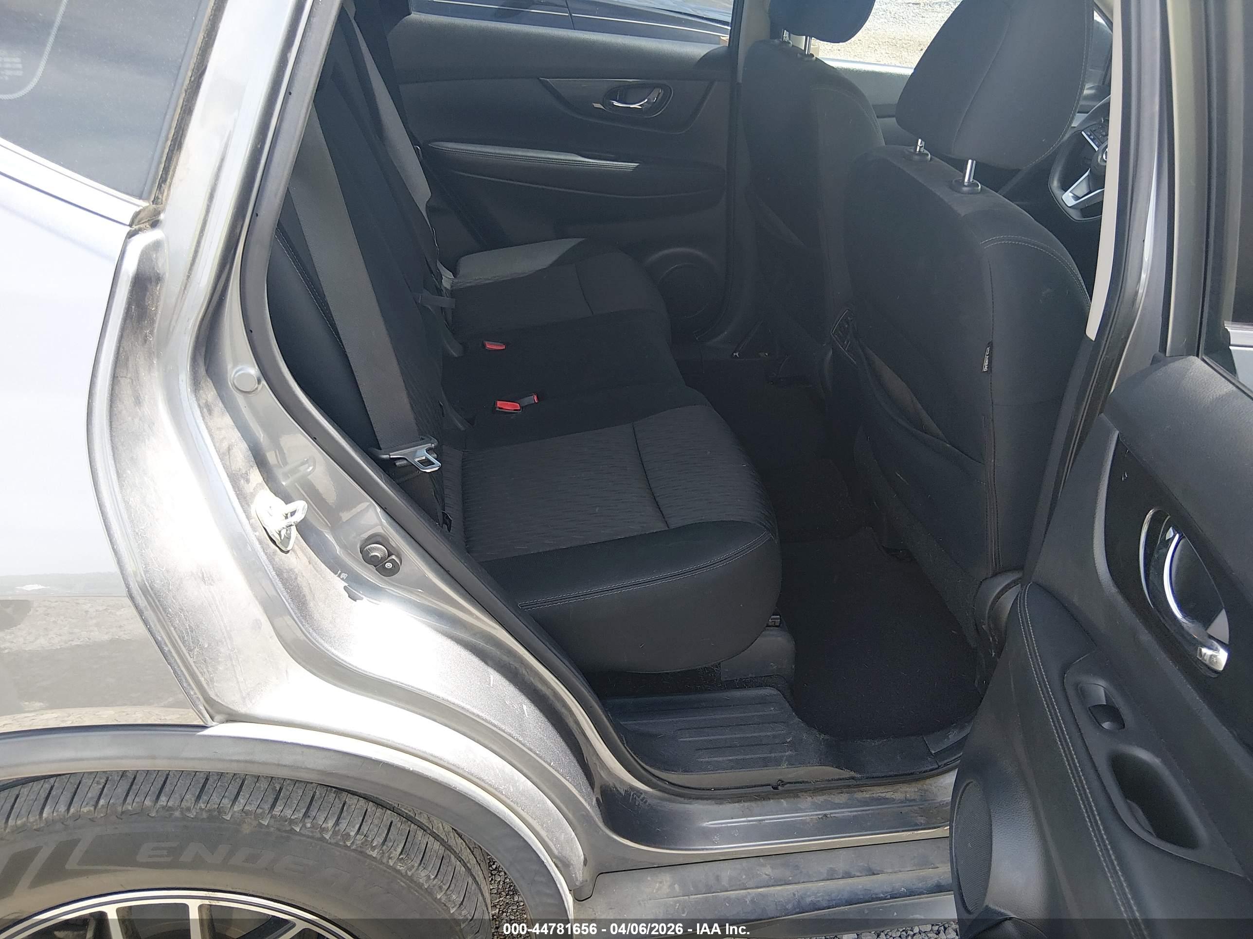 NISSAN ROGUE image 8