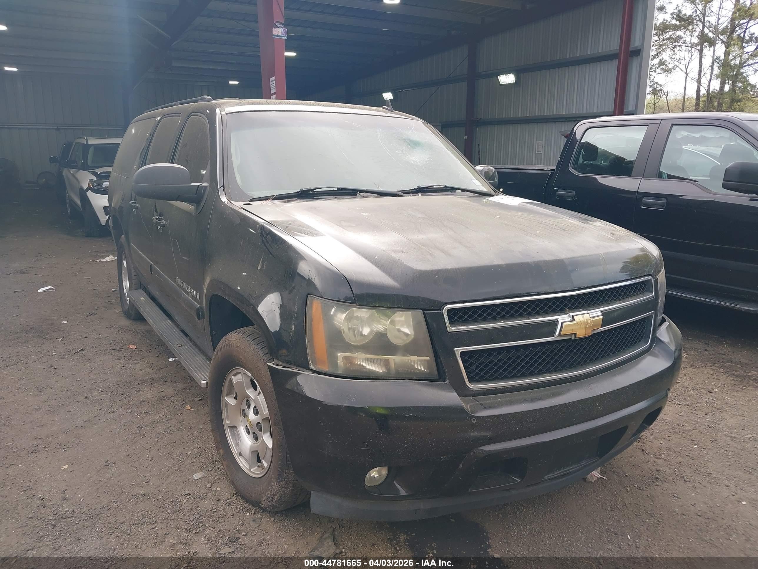 CHEVROLET SUBURBAN image 6