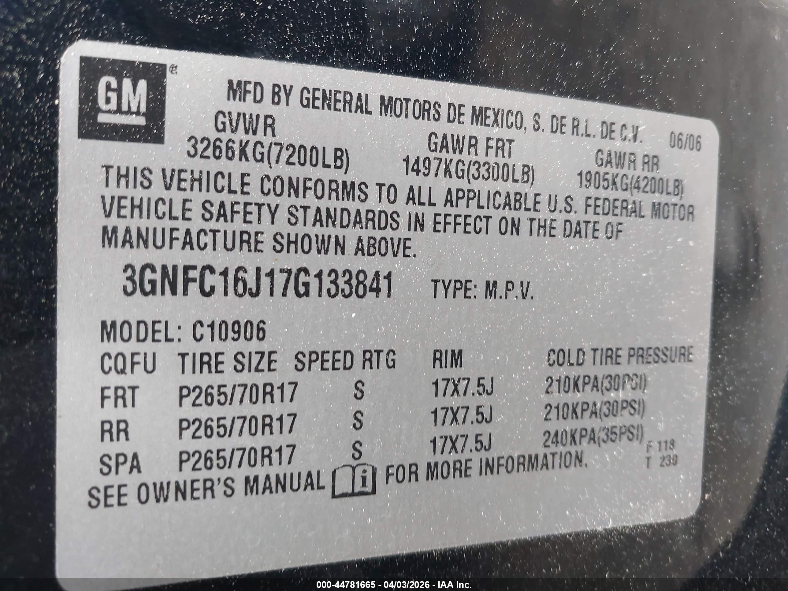 CHEVROLET SUBURBAN image 9