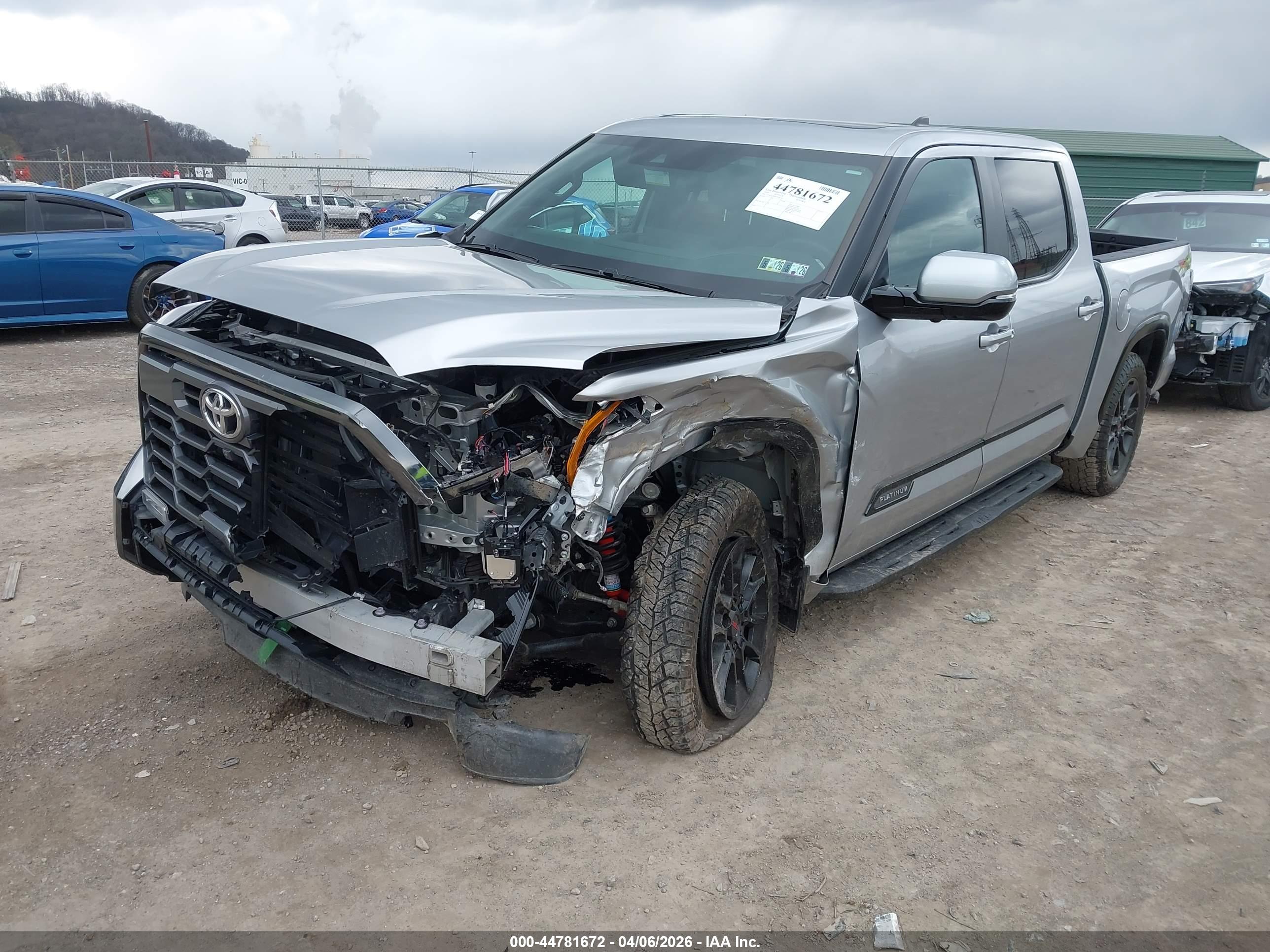 TOYOTA TUNDRA image 2
