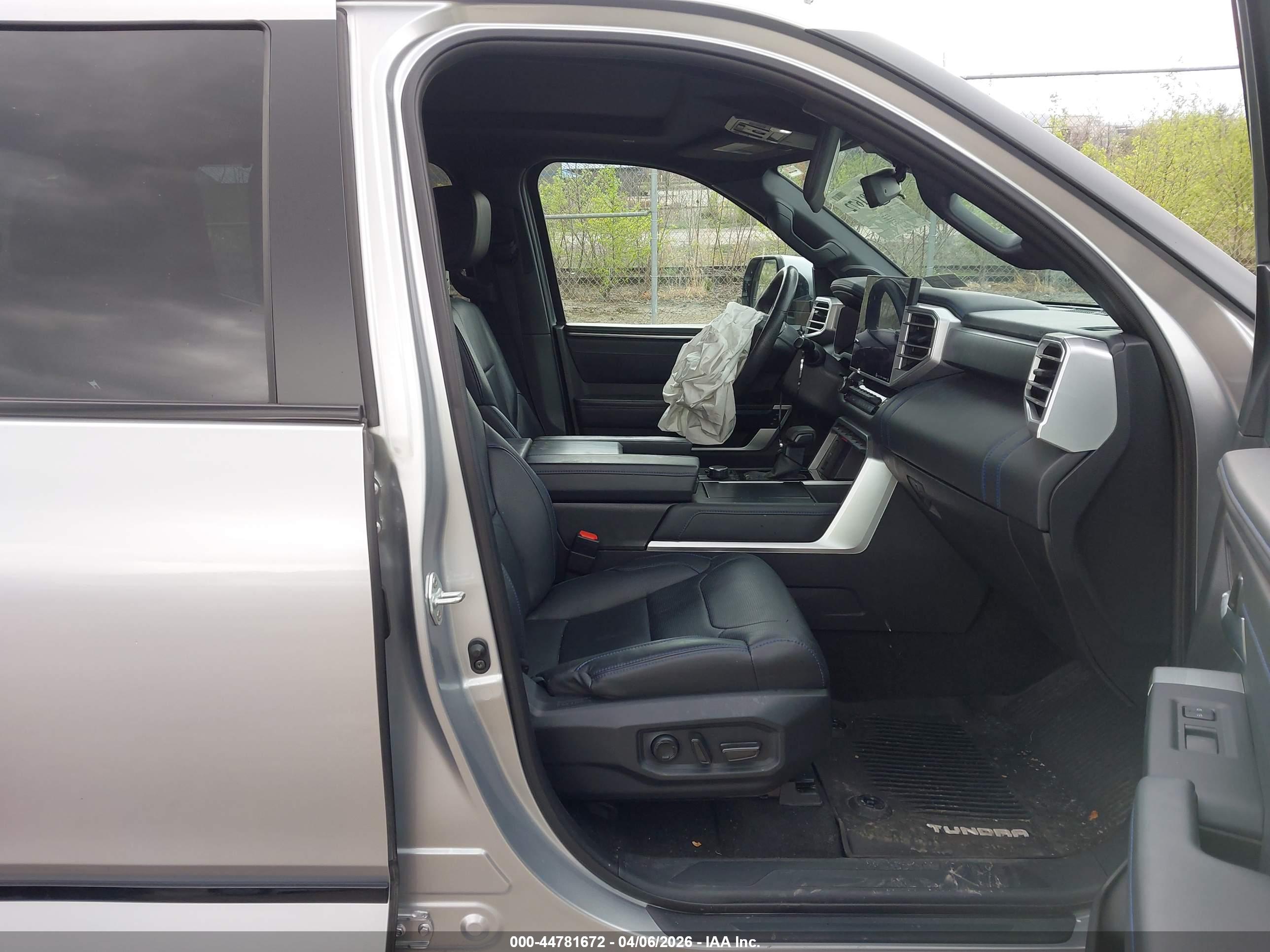 TOYOTA TUNDRA image 5
