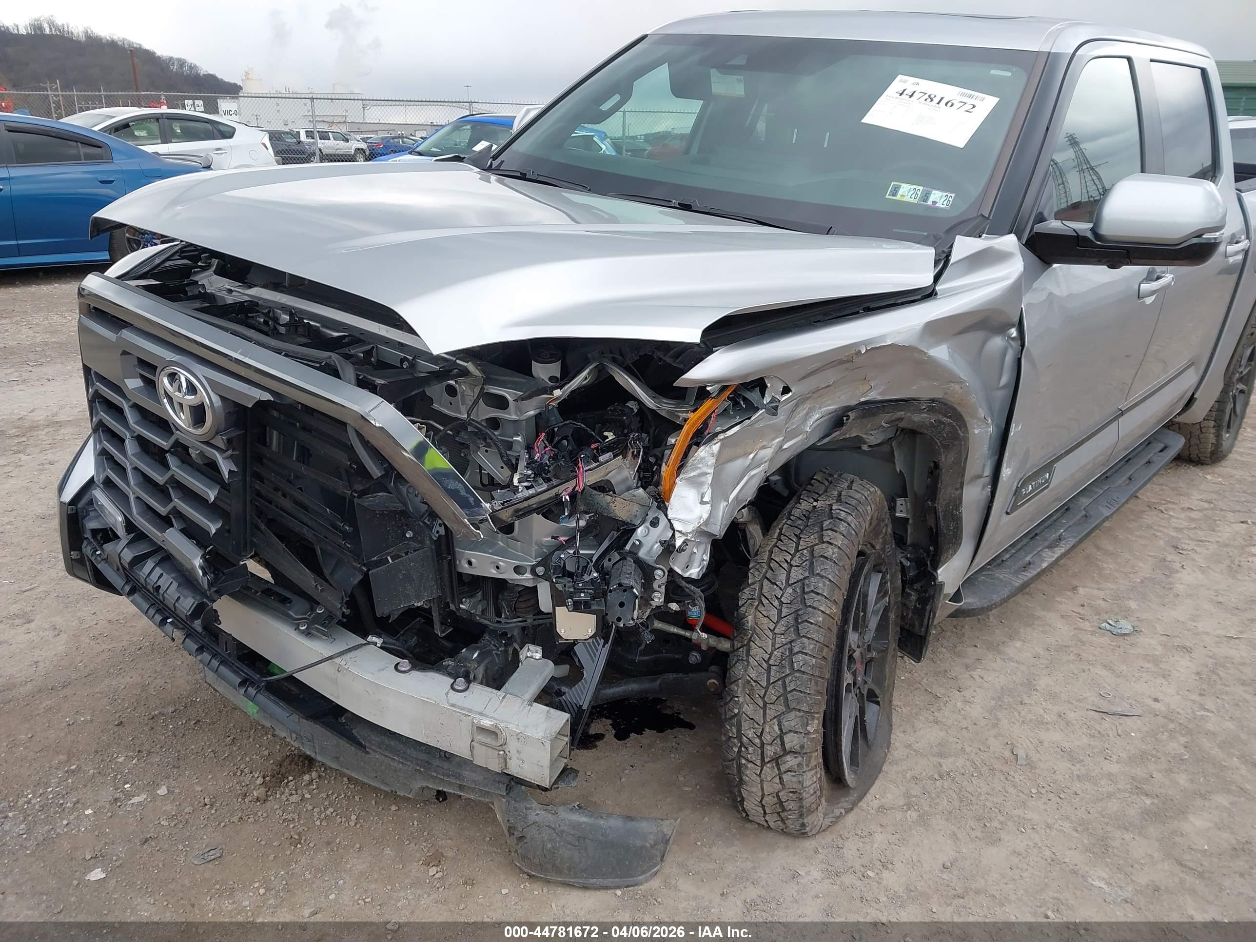 TOYOTA TUNDRA image 6