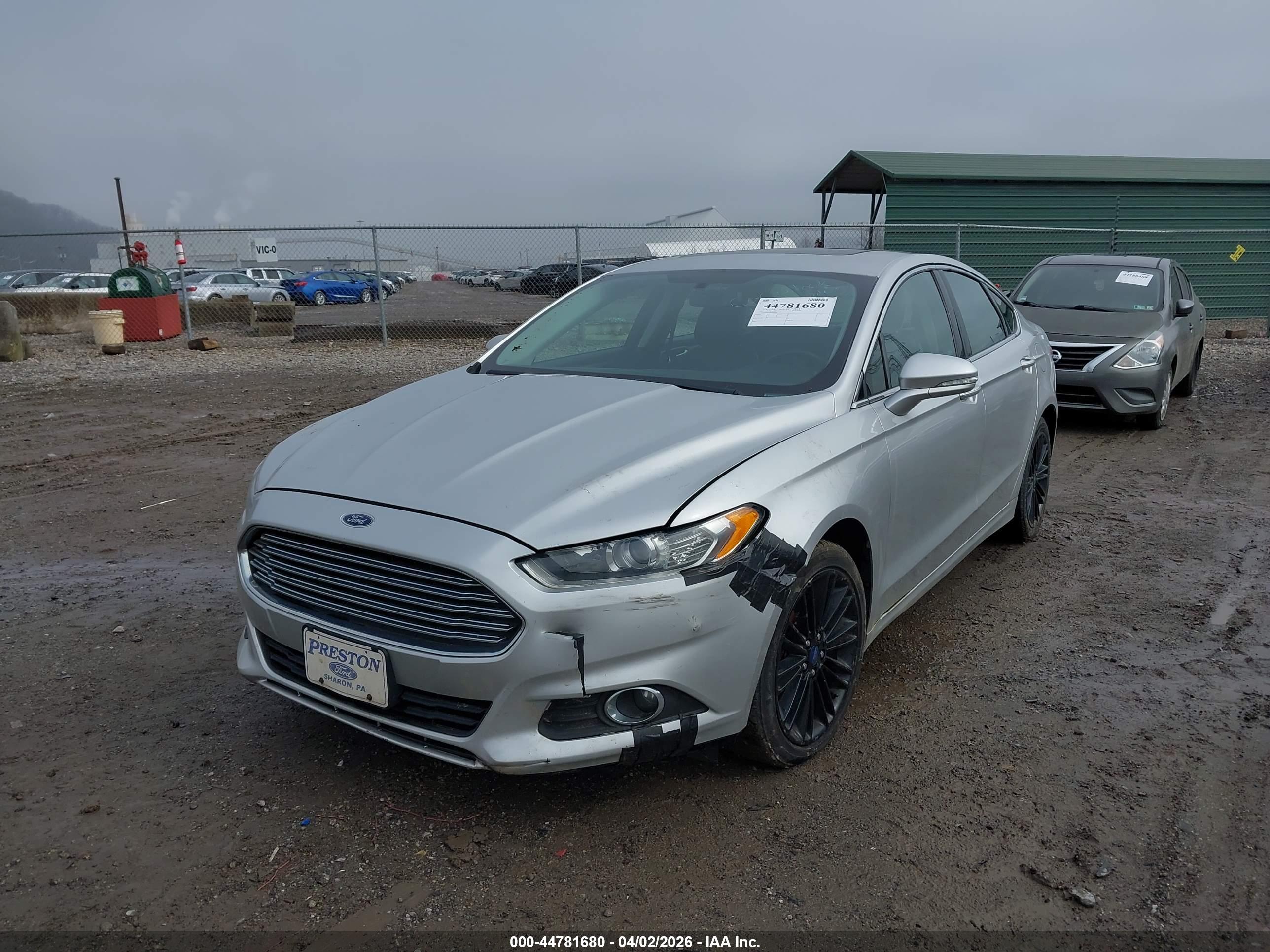FORD FUSION image 2