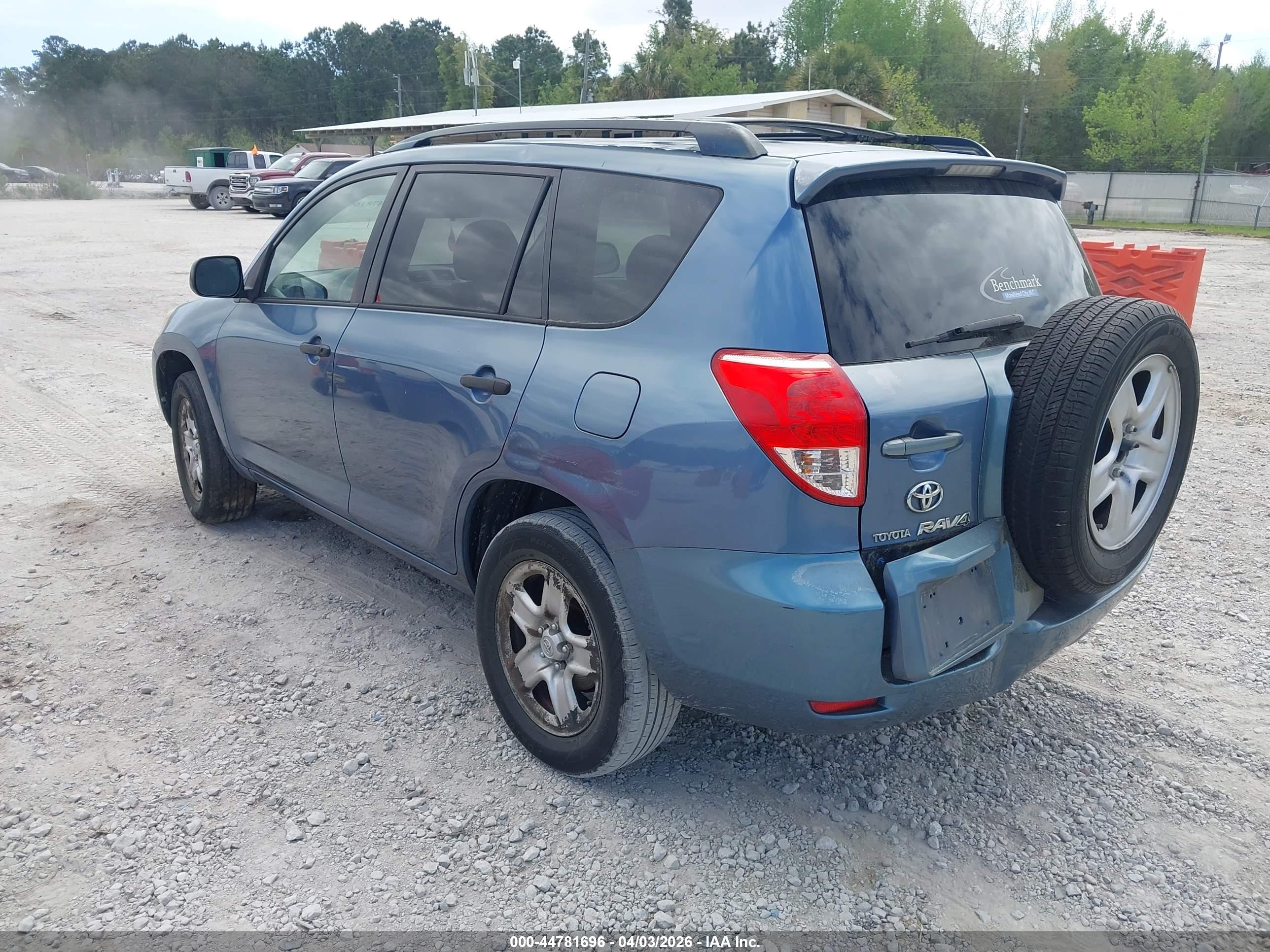 TOYOTA RAV4 image 3
