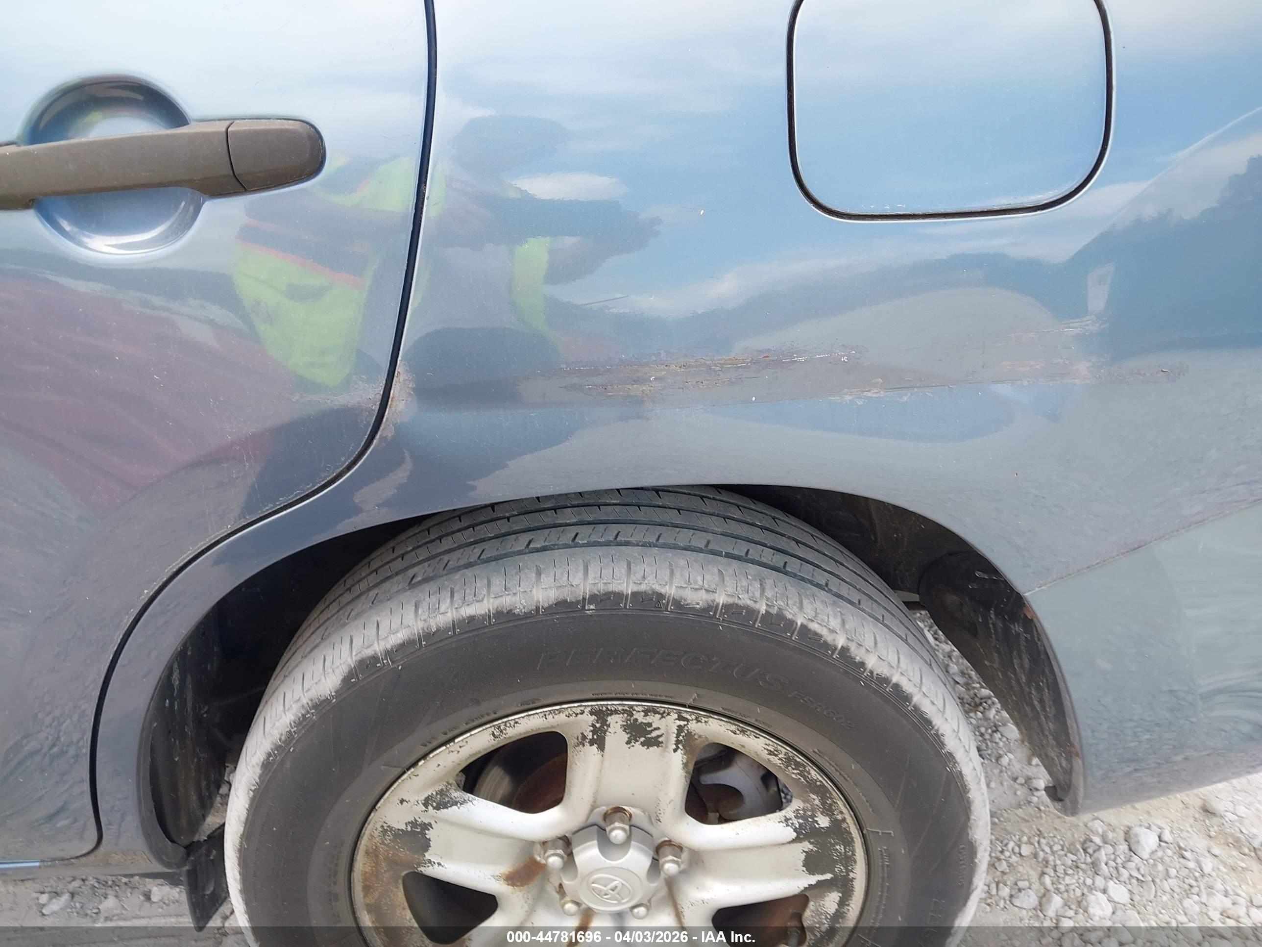TOYOTA RAV4 image 6