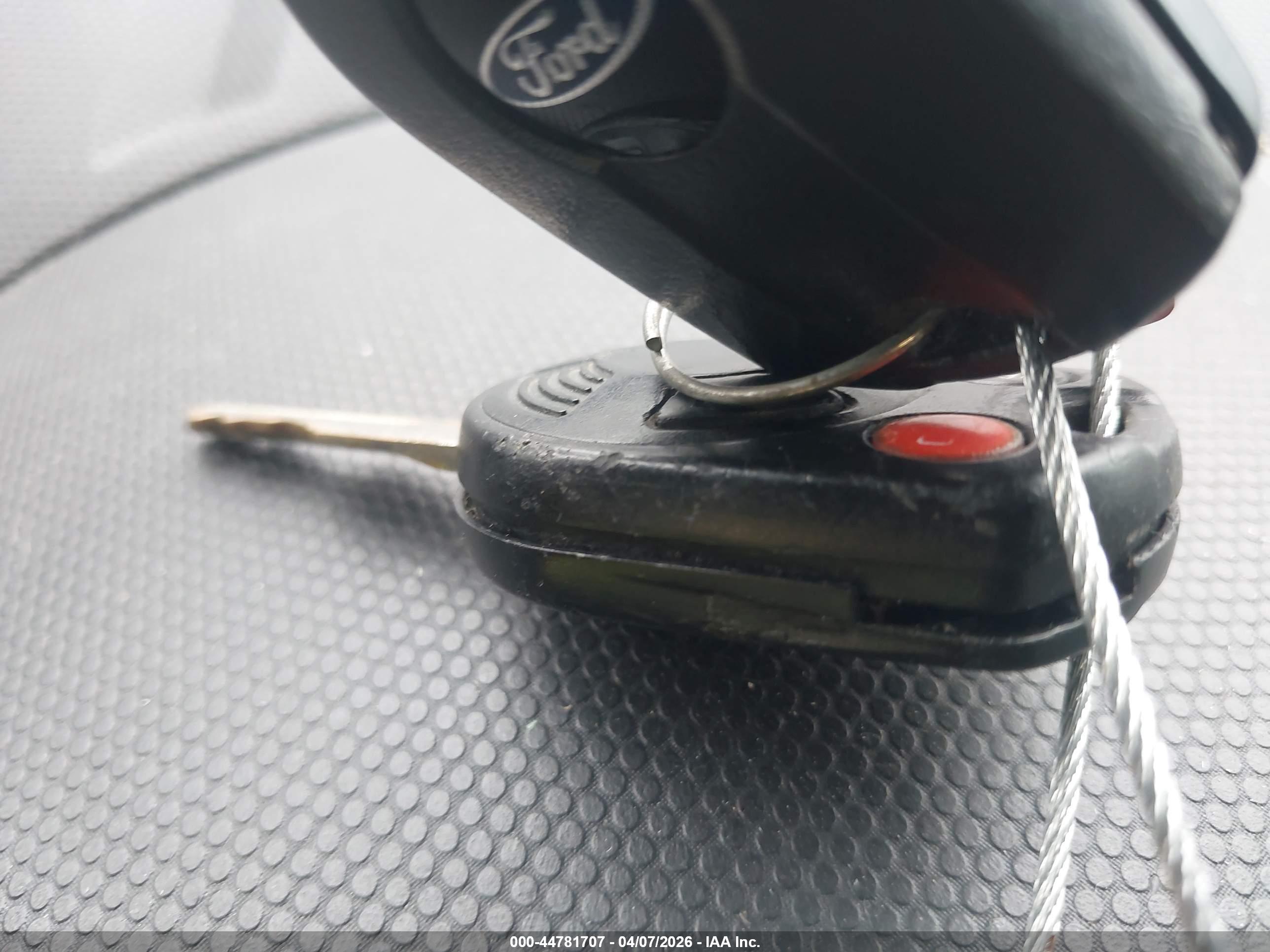FORD ESCAPE image 11