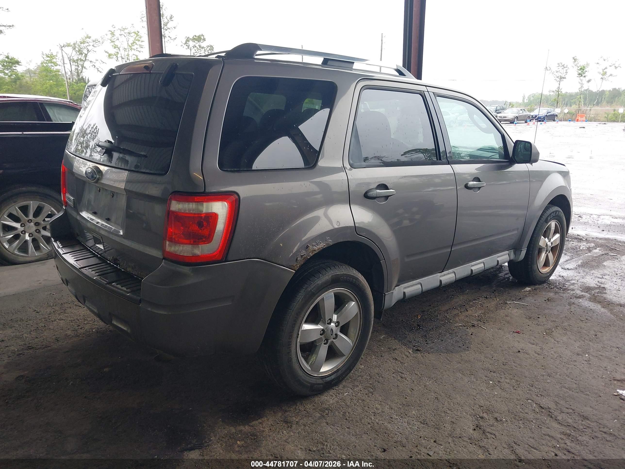 FORD ESCAPE image 4